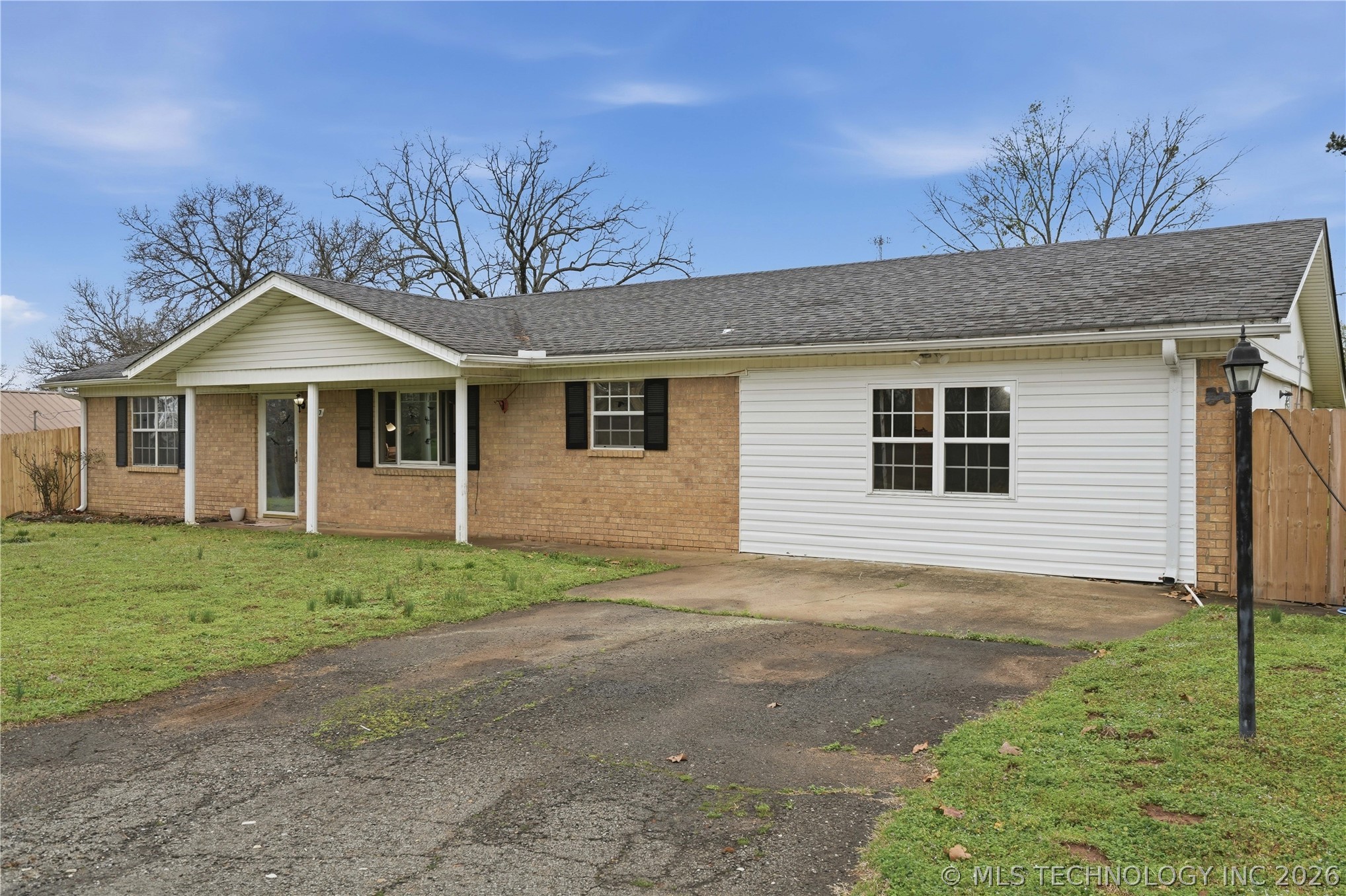 1707 N Maple Street Sallisaw OK 74955