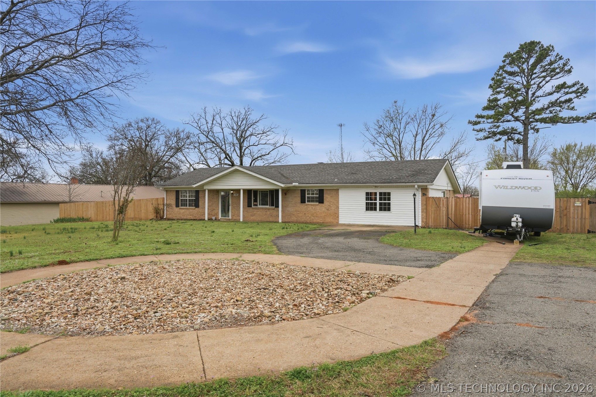 1707 N Maple Street Sallisaw OK 74955