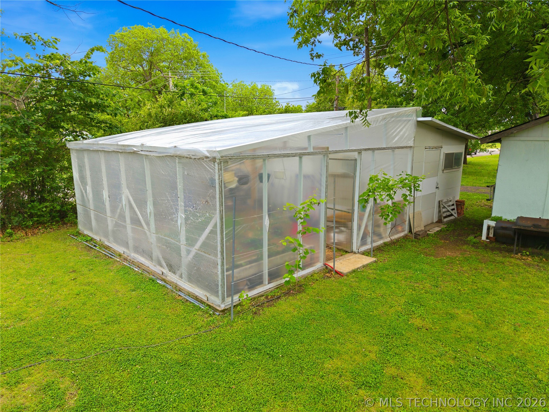 221 W Poplar Street Stilwell OK 74960