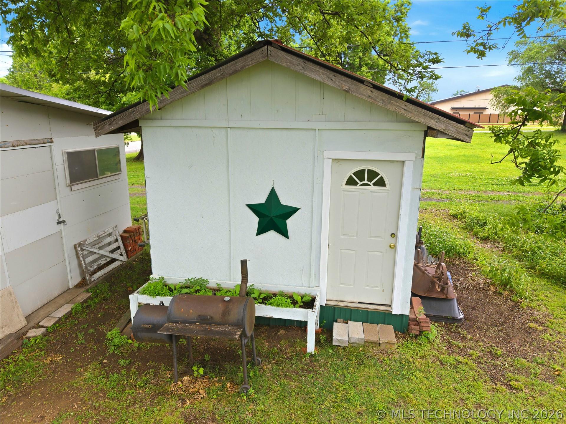 221 W Poplar Street Stilwell OK 74960