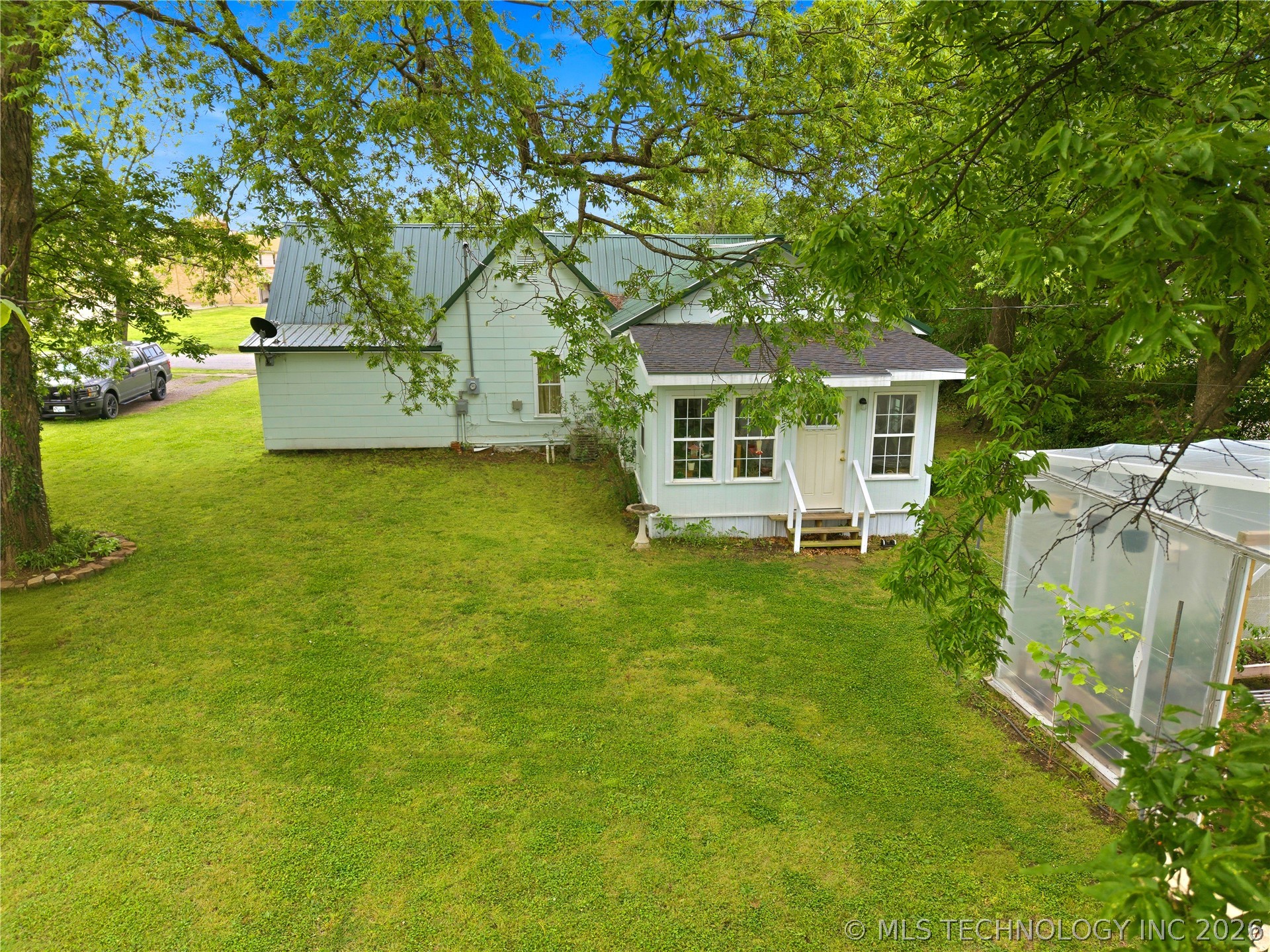 221 W Poplar Street Stilwell OK 74960