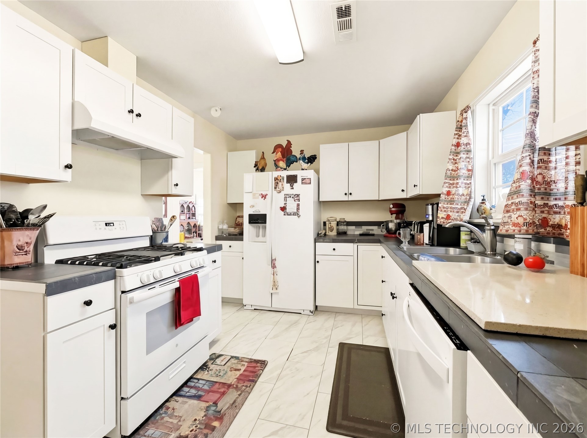 221 W Poplar Street Stilwell OK 74960