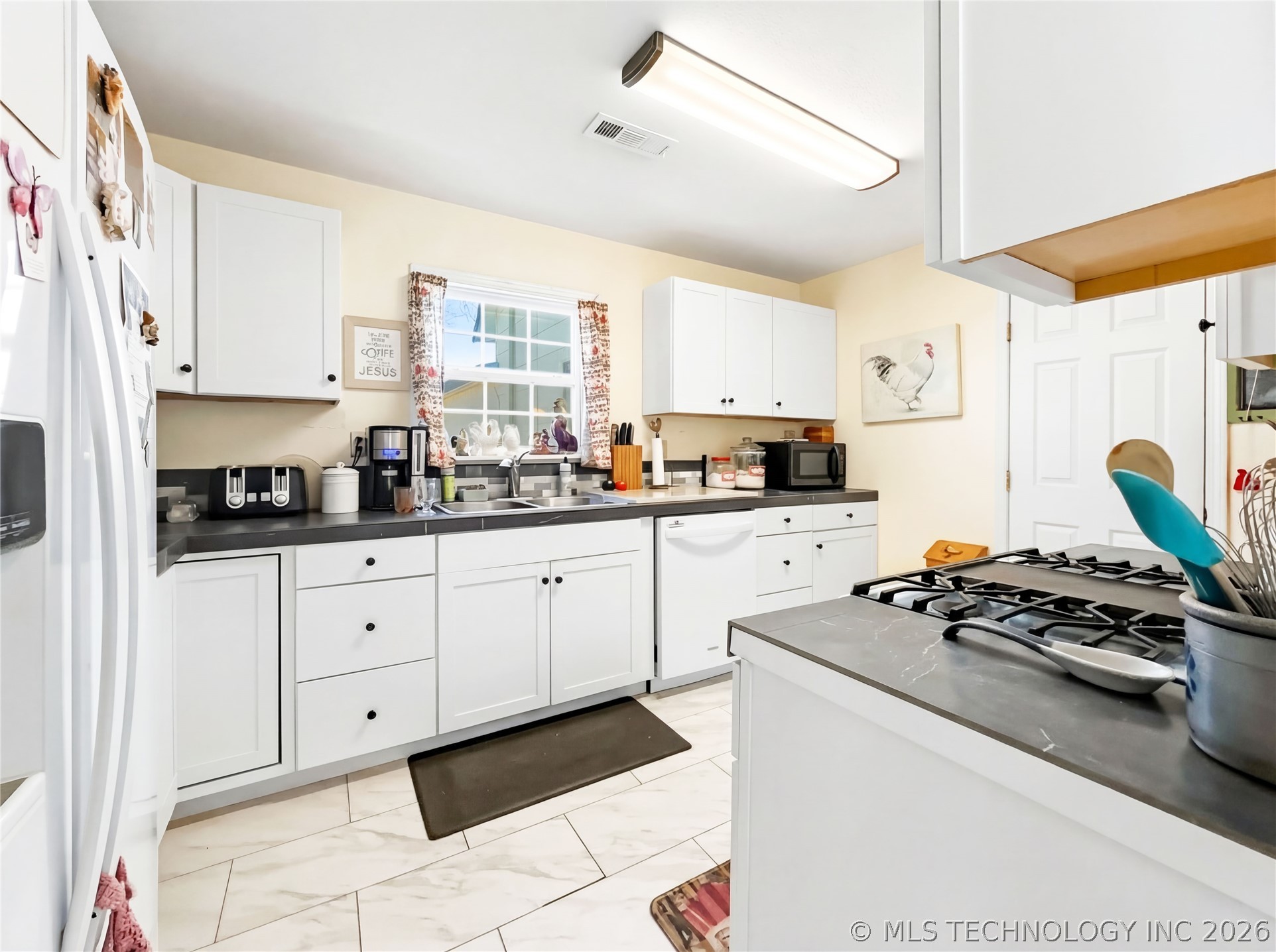 221 W Poplar Street Stilwell OK 74960