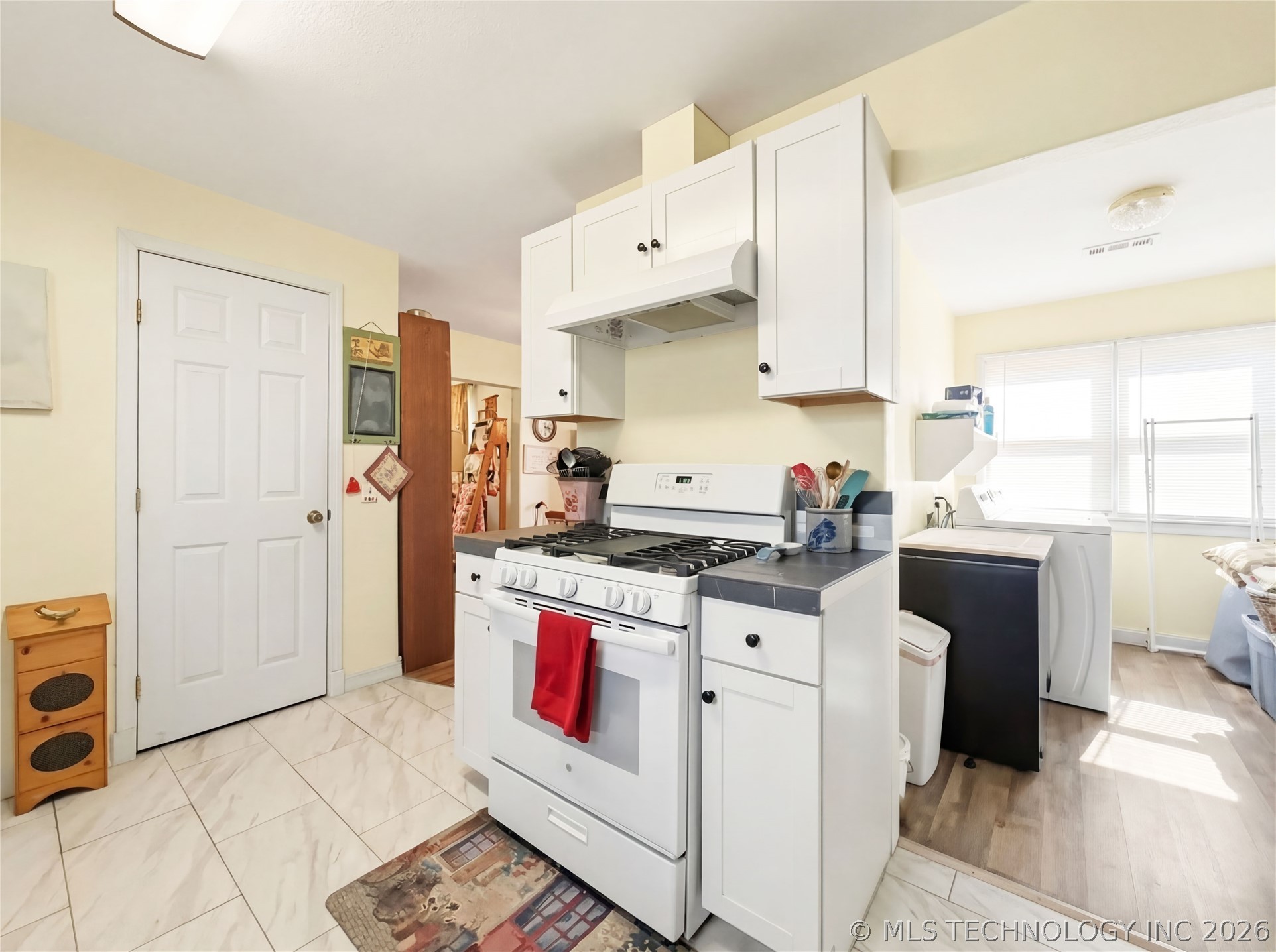 221 W Poplar Street Stilwell OK 74960