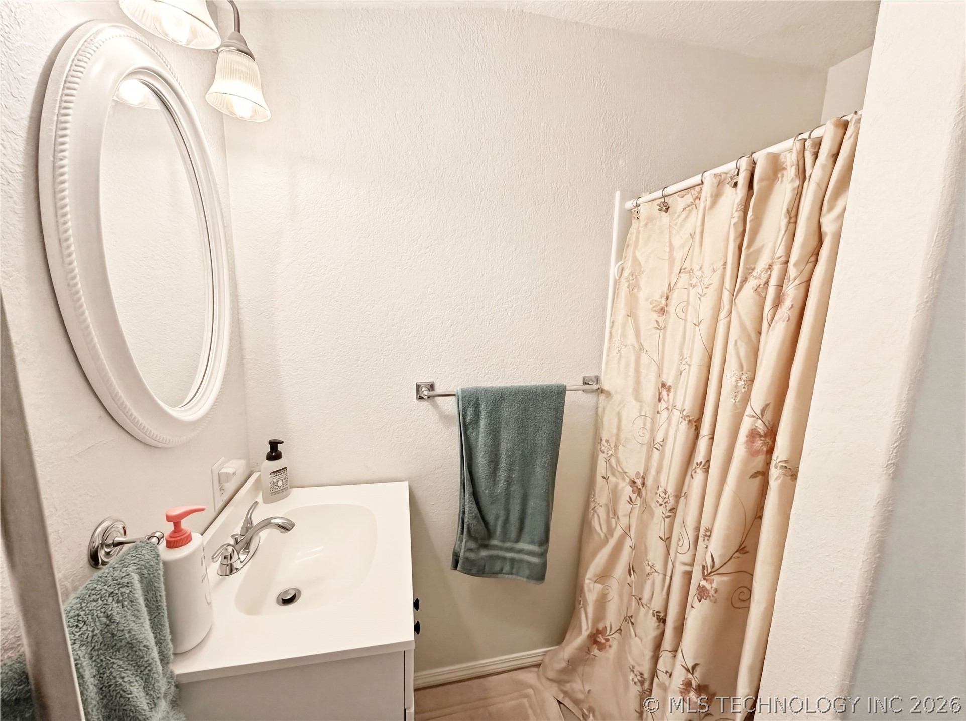 221 W Poplar Street Stilwell OK 74960