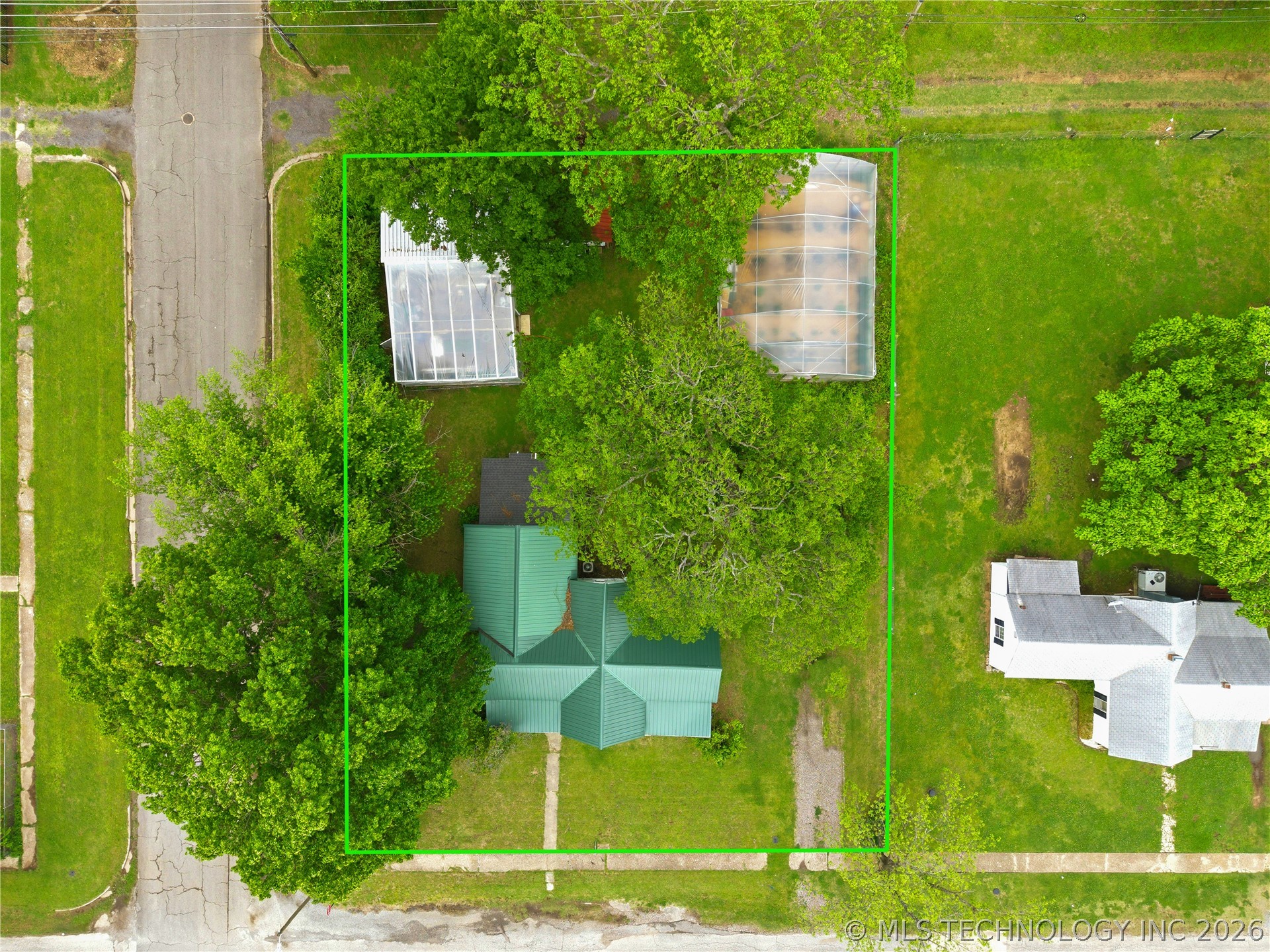 221 W Poplar Street Stilwell OK 74960