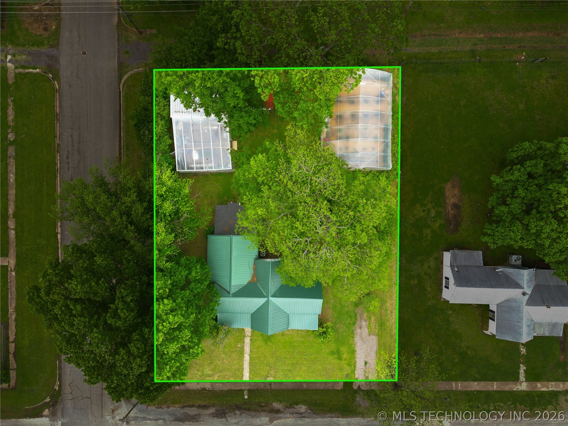 221 W Poplar Street Stilwell OK 74960