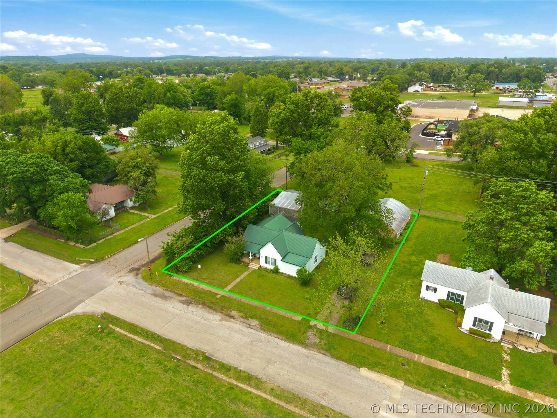 221 W Poplar Street Stilwell OK 74960
