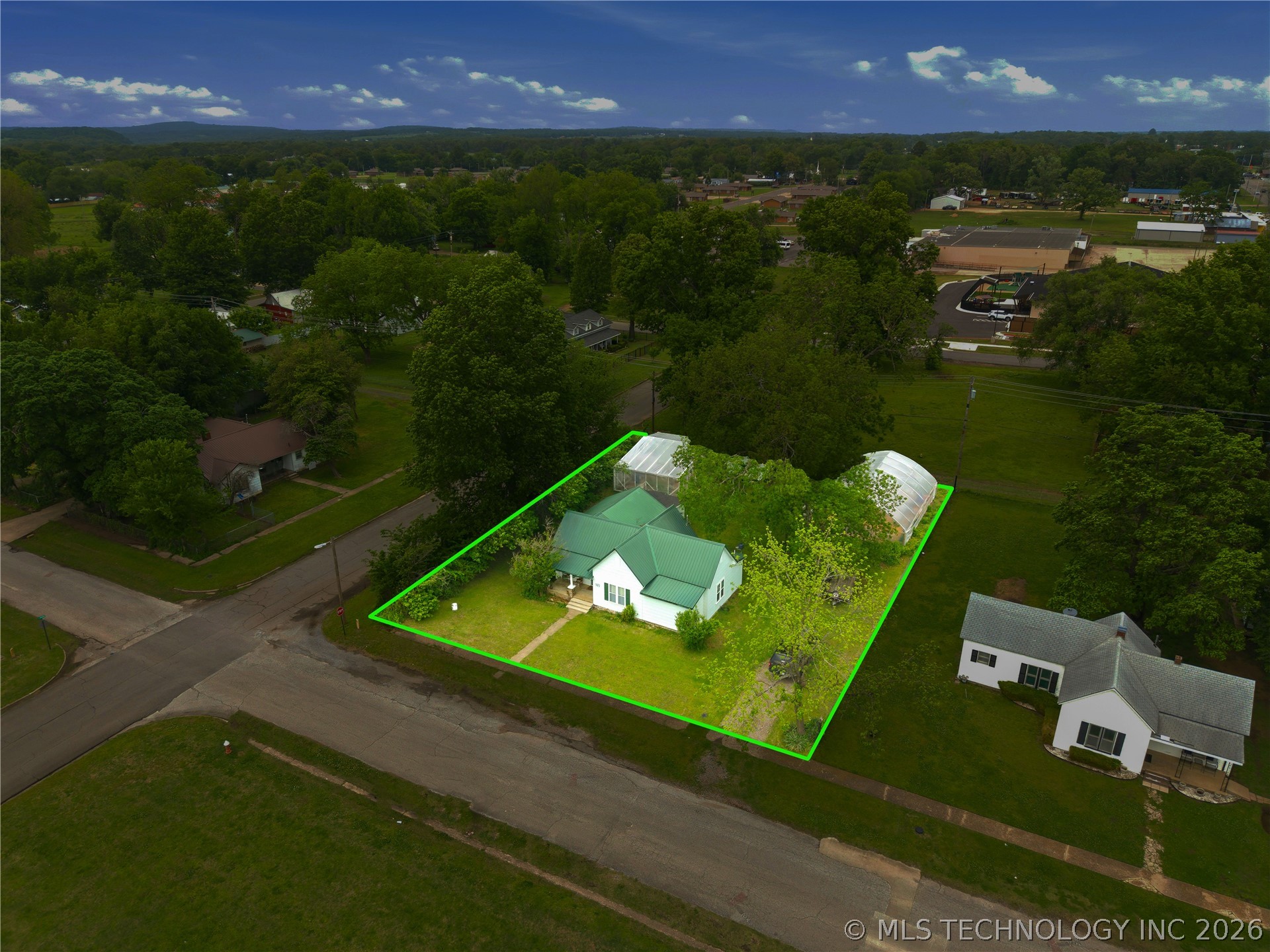 221 W Poplar Street Stilwell OK 74960