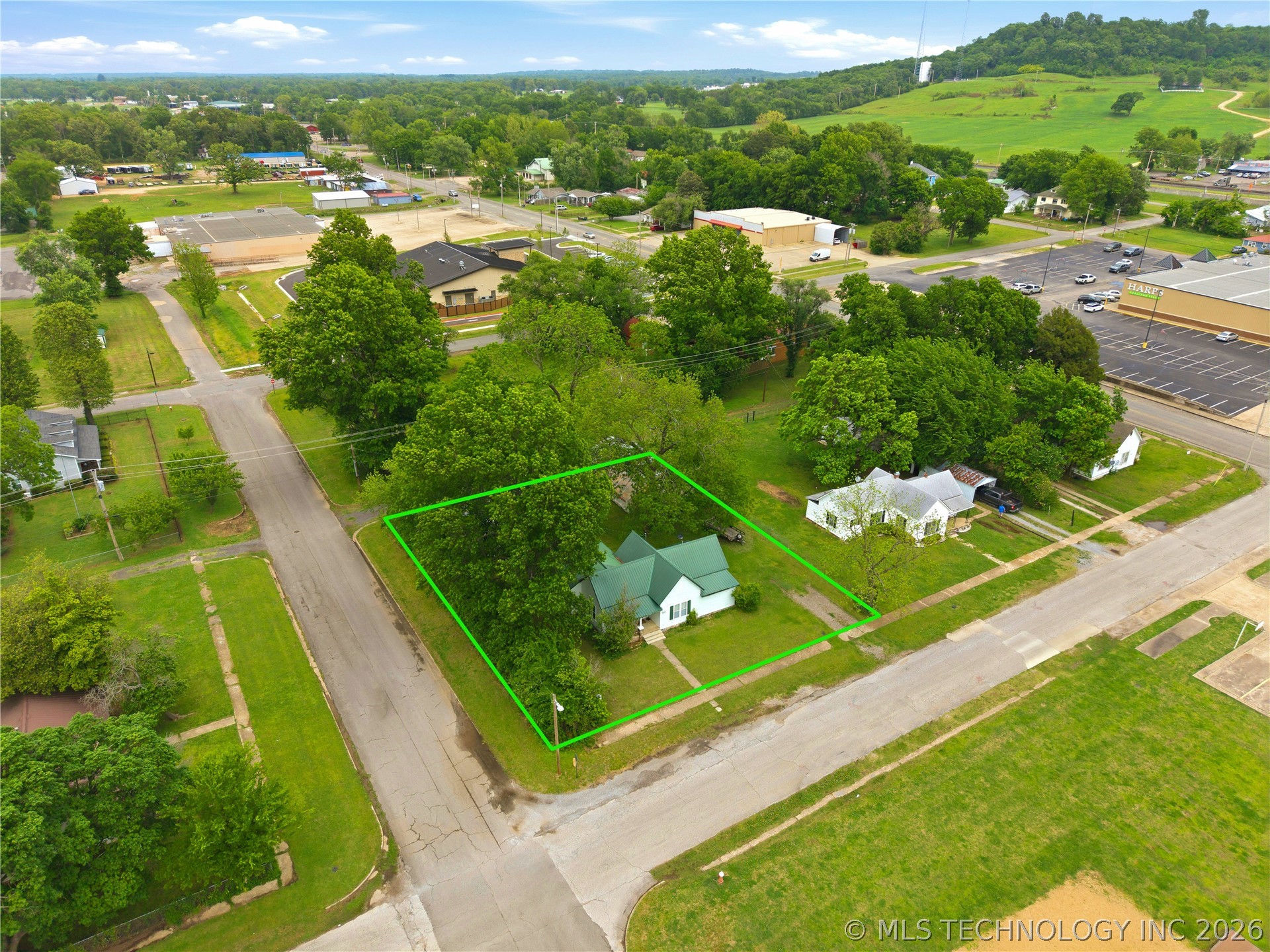 221 W Poplar Street Stilwell OK 74960