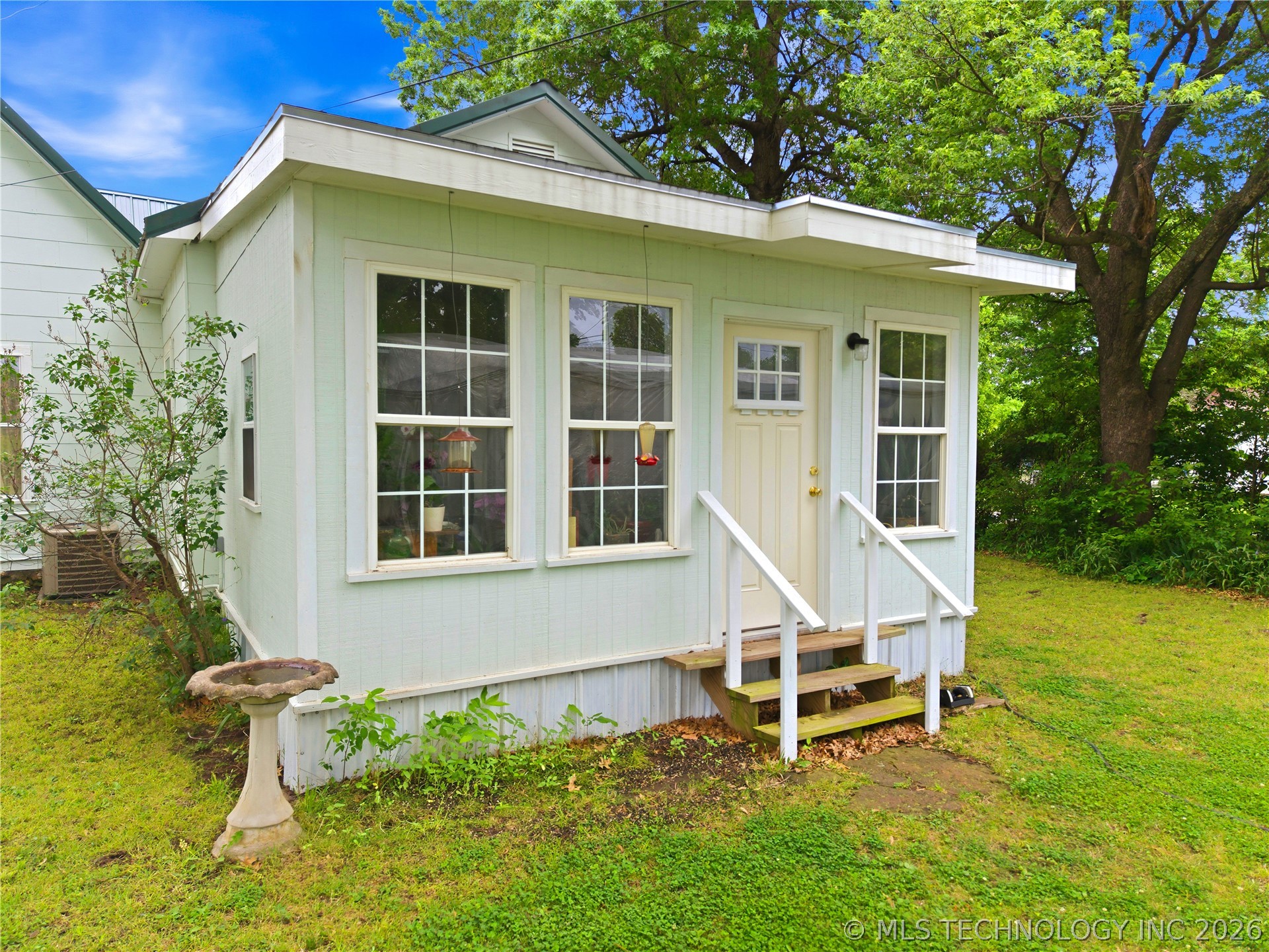 221 W Poplar Street Stilwell OK 74960