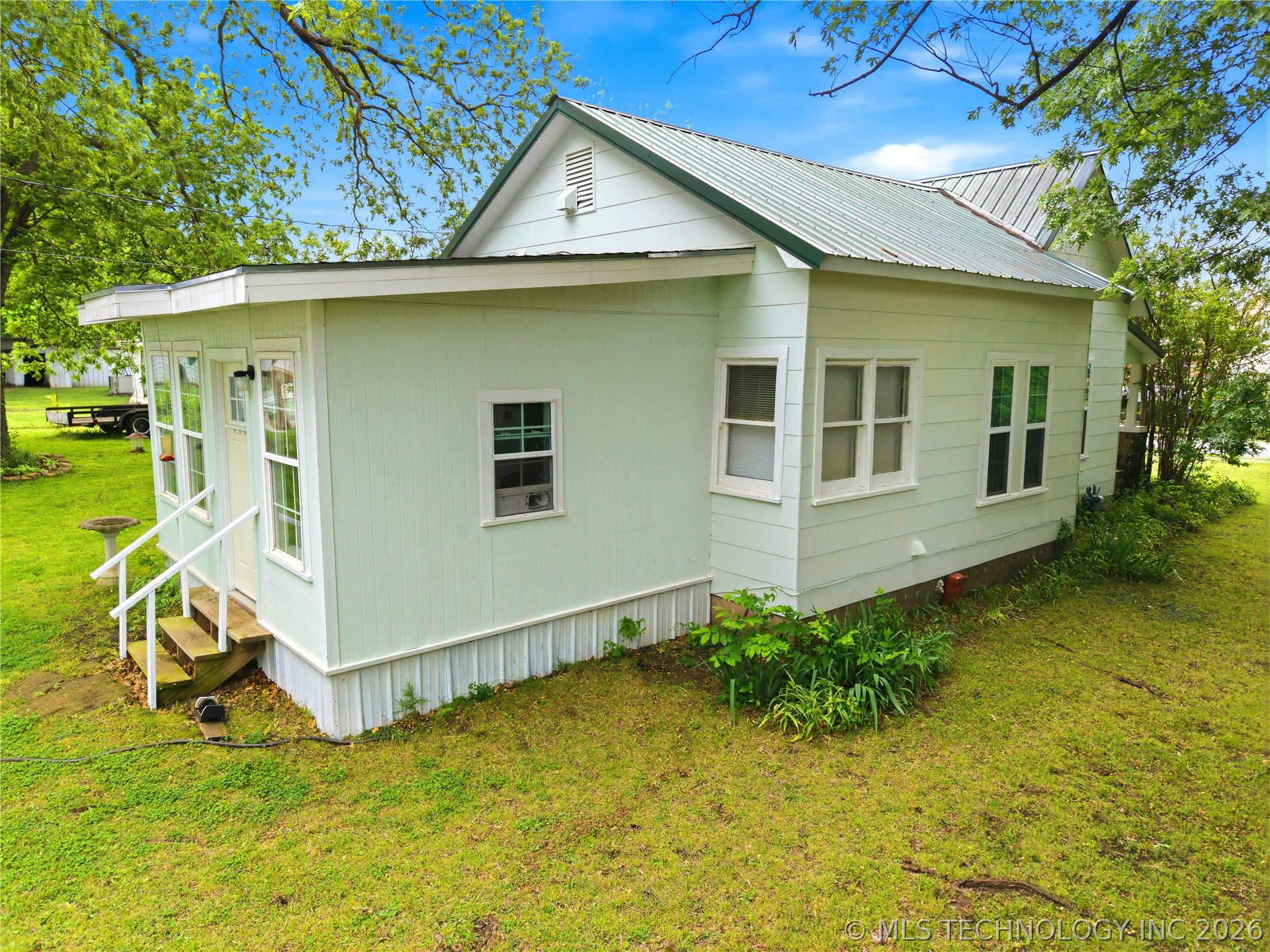 221 W Poplar Street Stilwell OK 74960