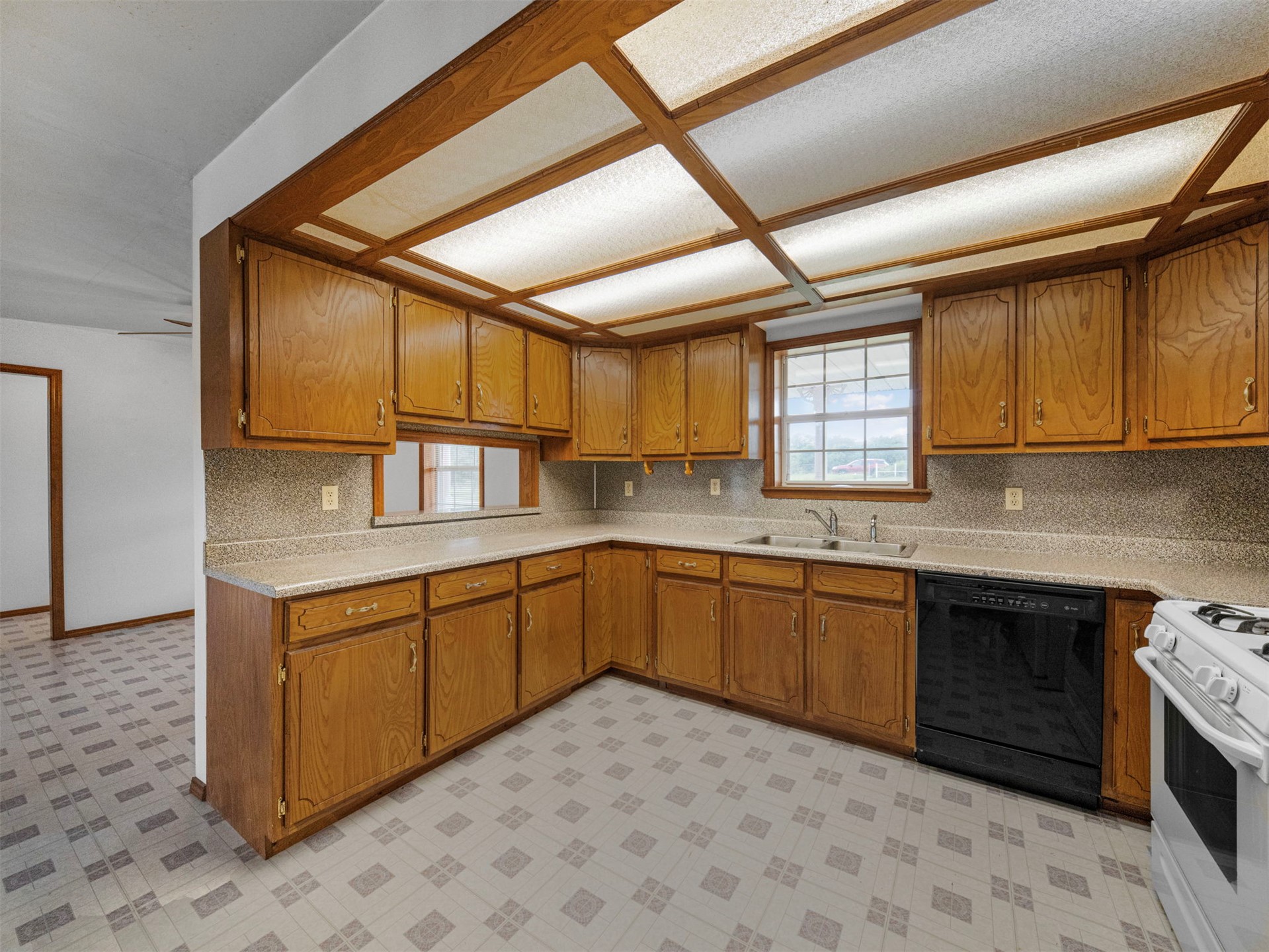 8611 N 100th Avenue W Skiatook OK 74070
