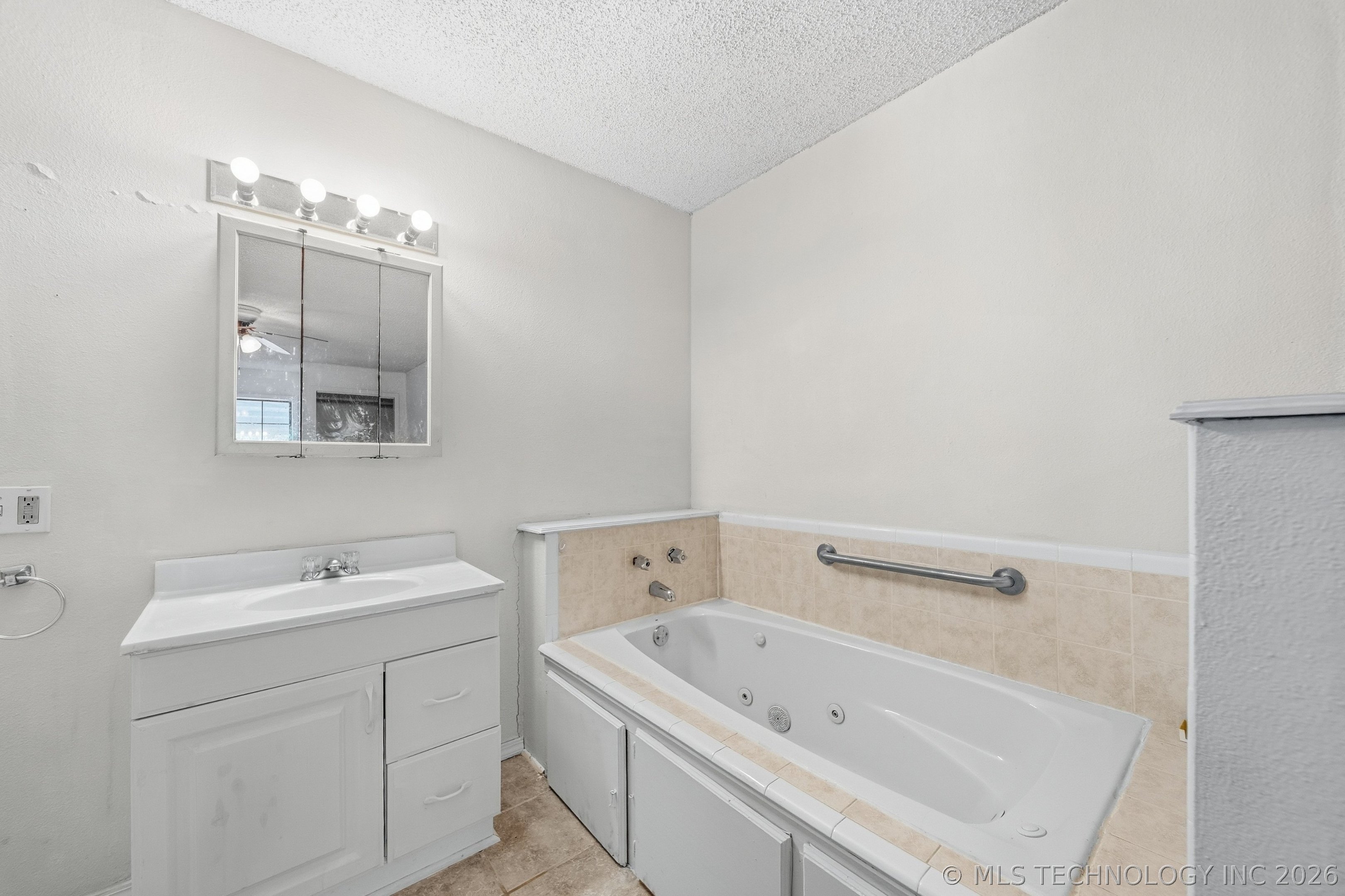205 W Ragan Street Henryetta OK 74437