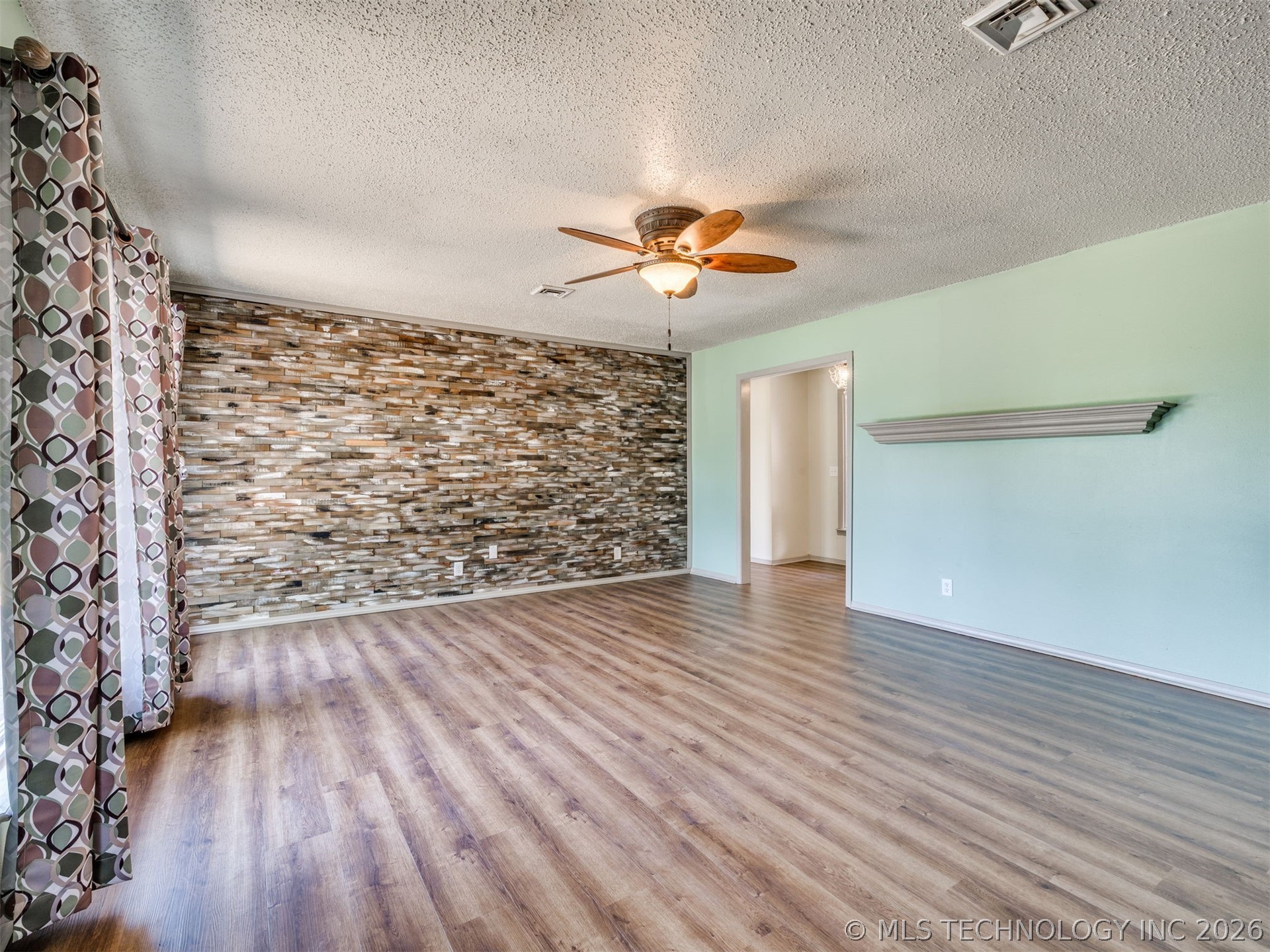 1082 Gaines Creek Loop Eufaula OK 74432