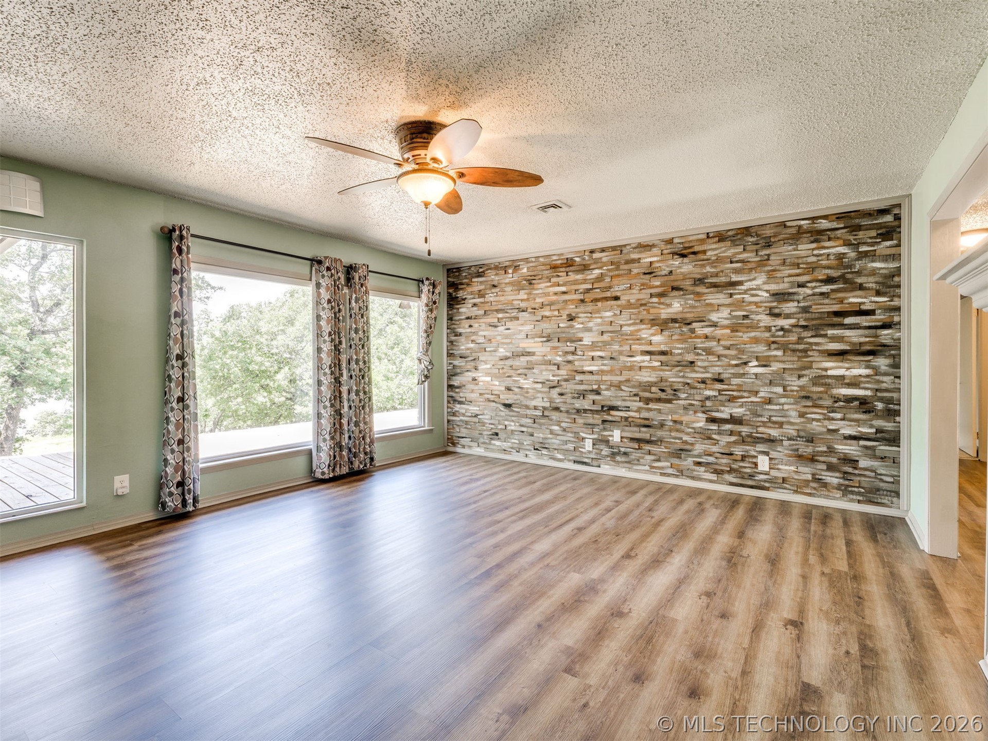 1082 Gaines Creek Loop Eufaula OK 74432