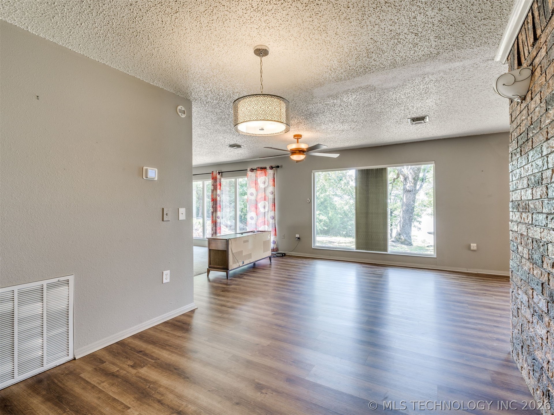 1082 Gaines Creek Loop Eufaula OK 74432
