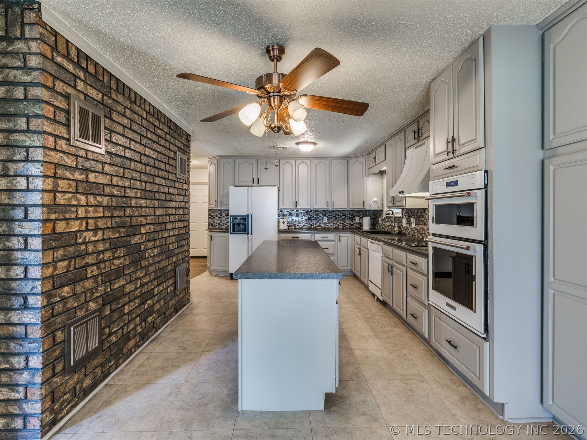 1082 Gaines Creek Loop Eufaula OK 74432