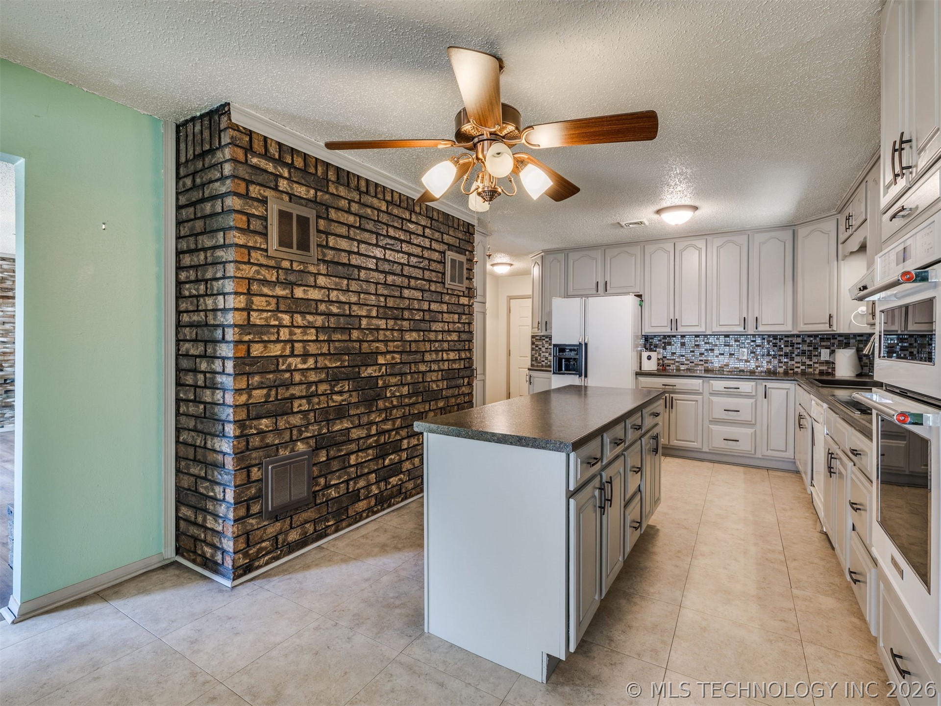 1082 Gaines Creek Loop Eufaula OK 74432