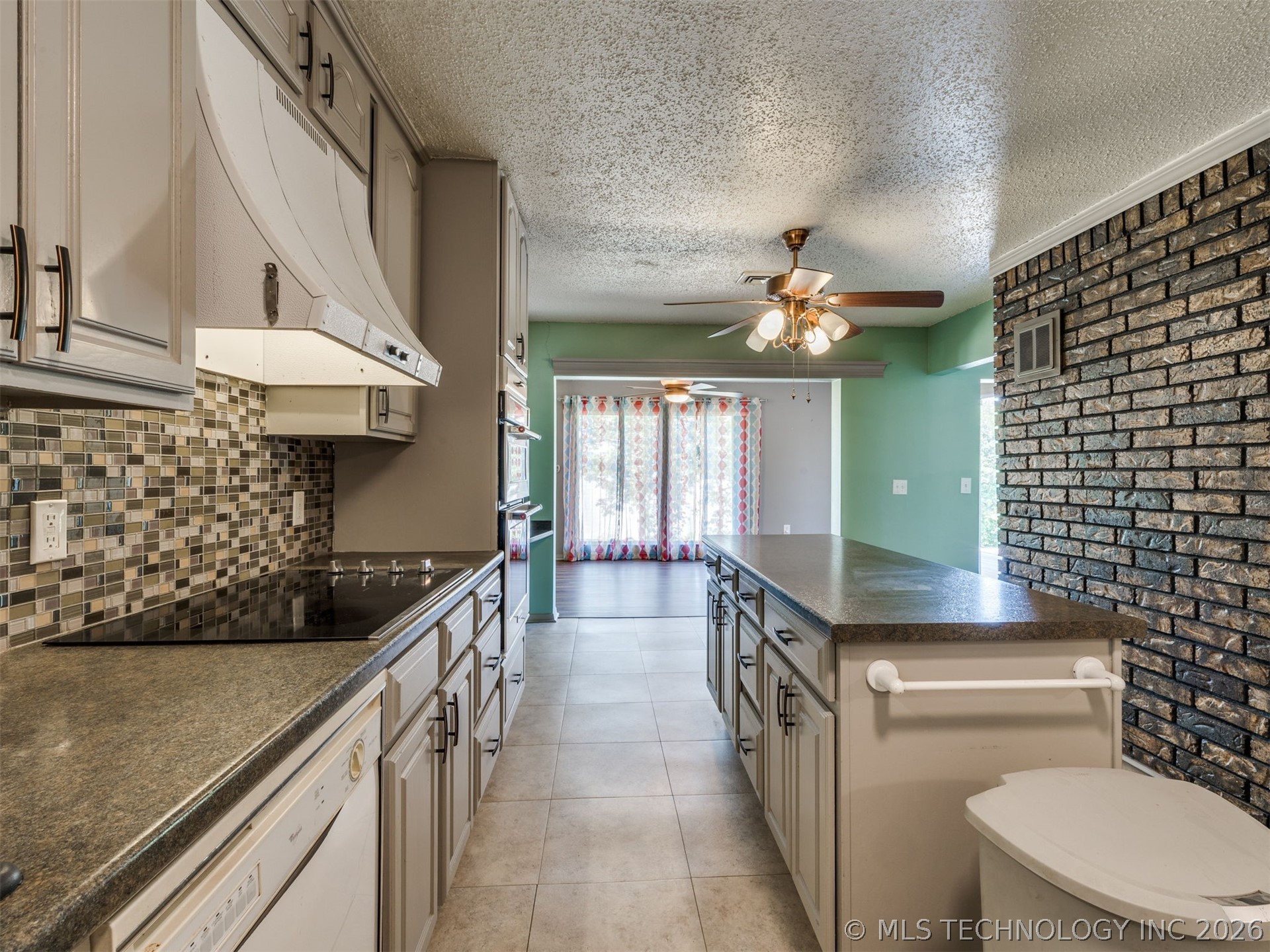 1082 Gaines Creek Loop Eufaula OK 74432