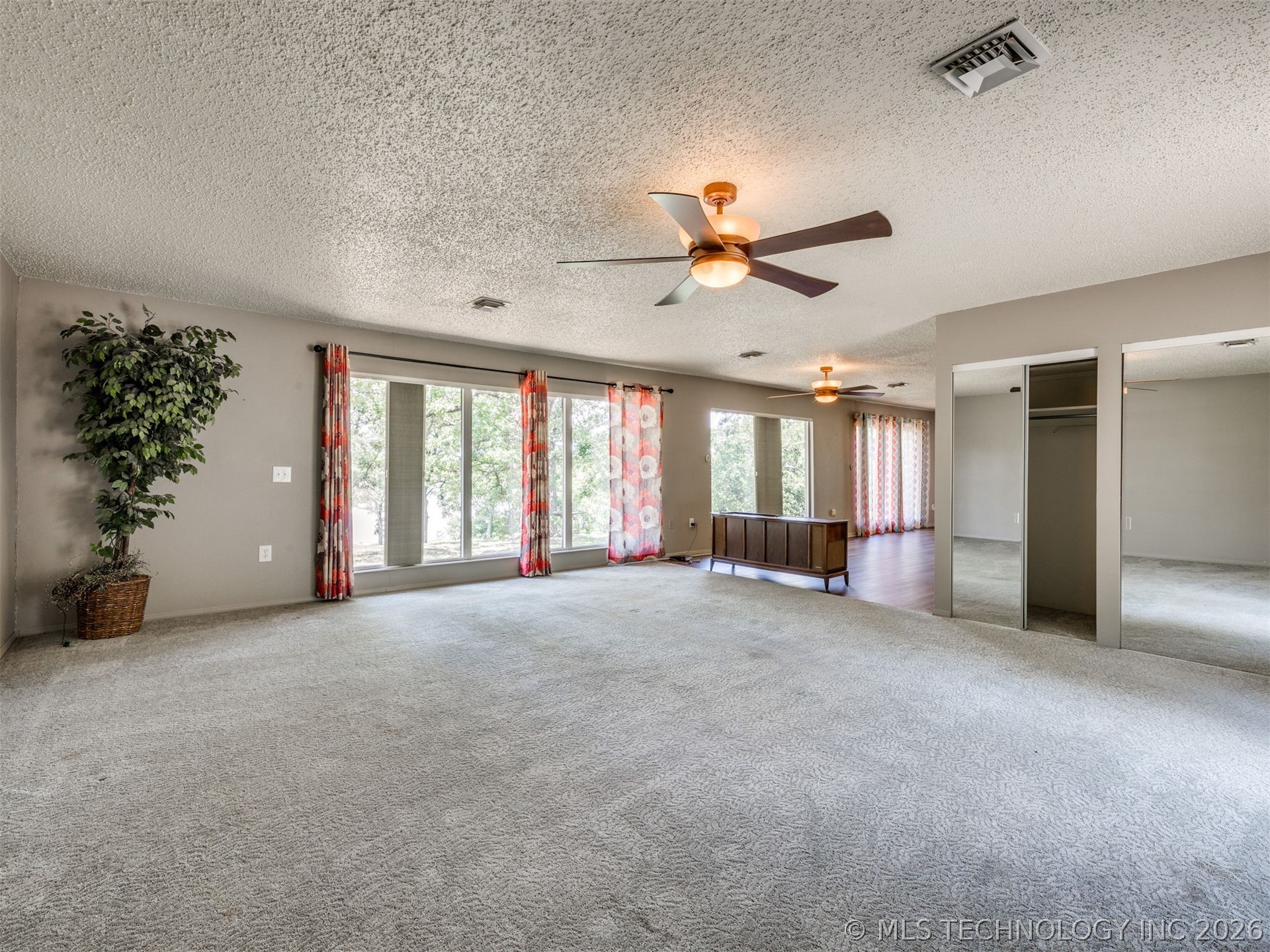 1082 Gaines Creek Loop Eufaula OK 74432