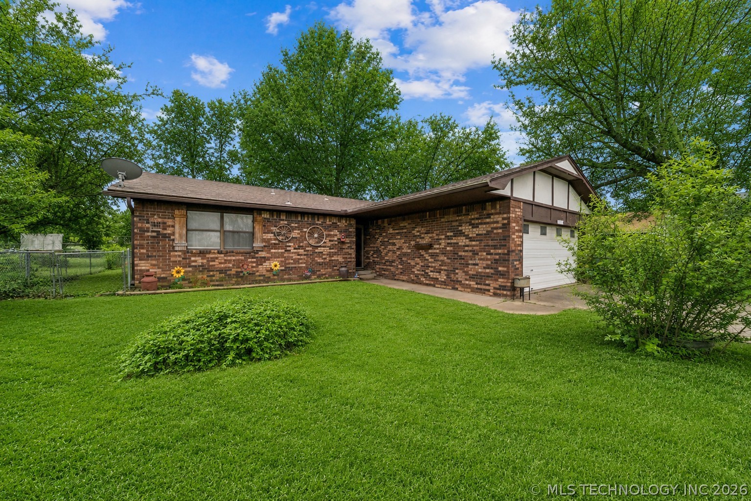 604 E Radcliff Avenue Locust Grove OK 74352