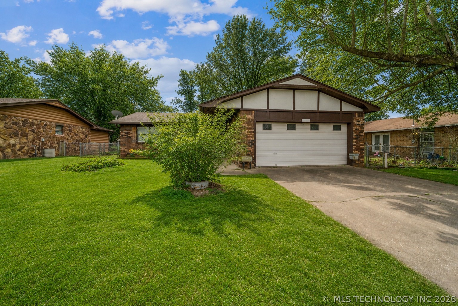 604 E Radcliff Avenue Locust Grove OK 74352