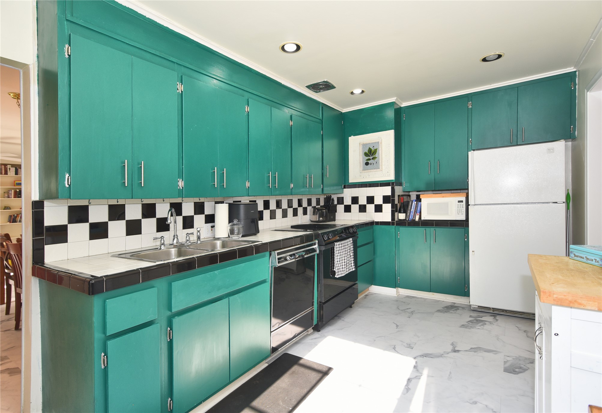 1598 E 60th Place Tulsa OK 74105