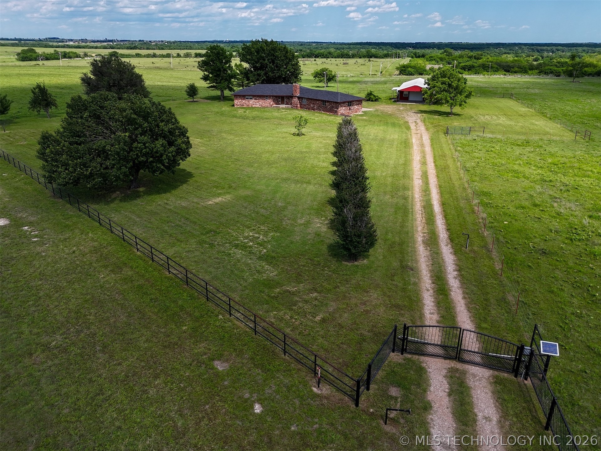 11252 S Highway 377 Kingston OK 73439
