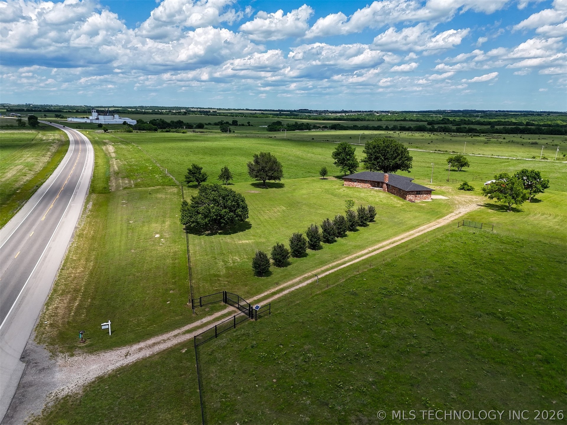 11252 S Highway 377 Kingston OK 73439