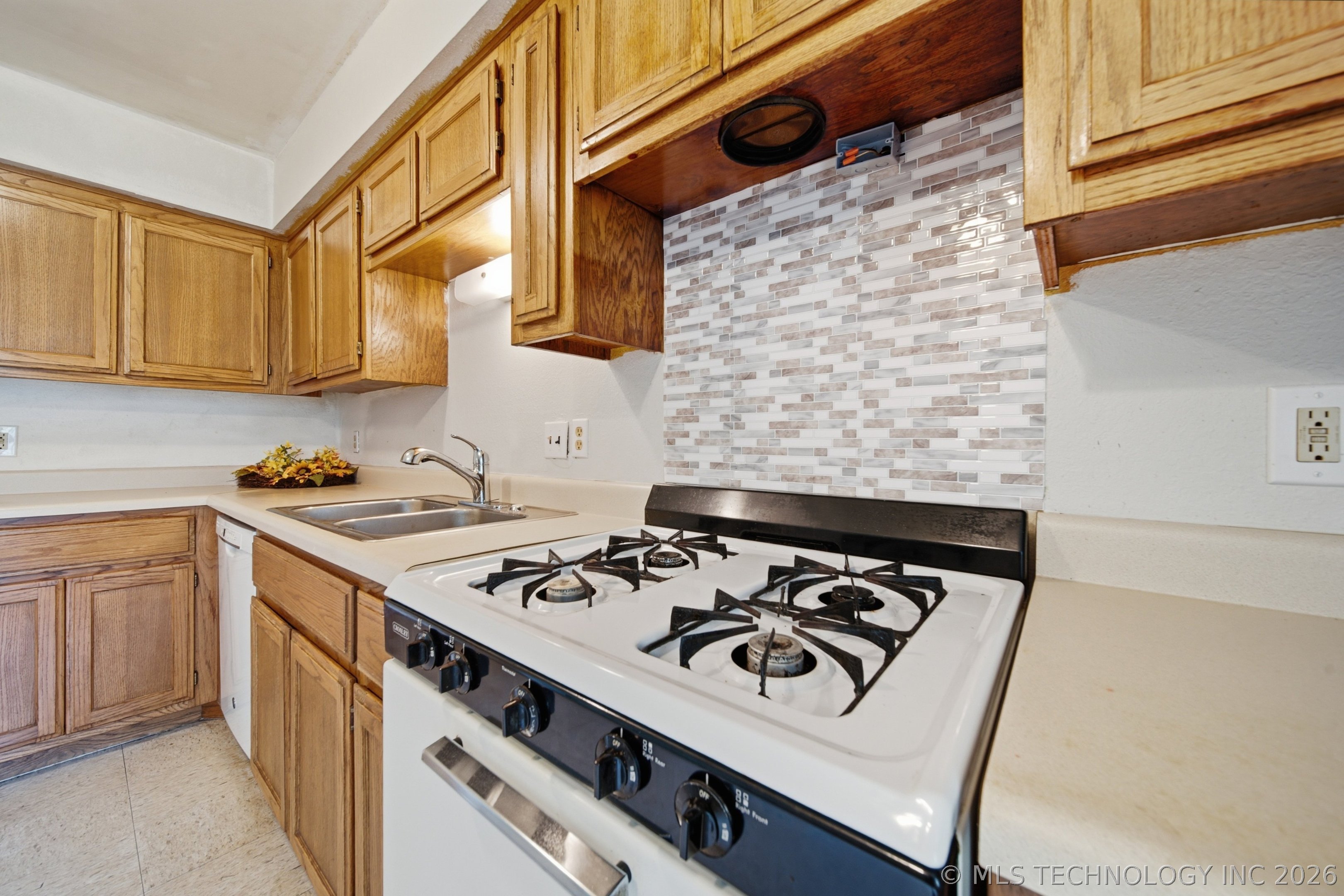220 S 15 Street Collinsville OK 74021