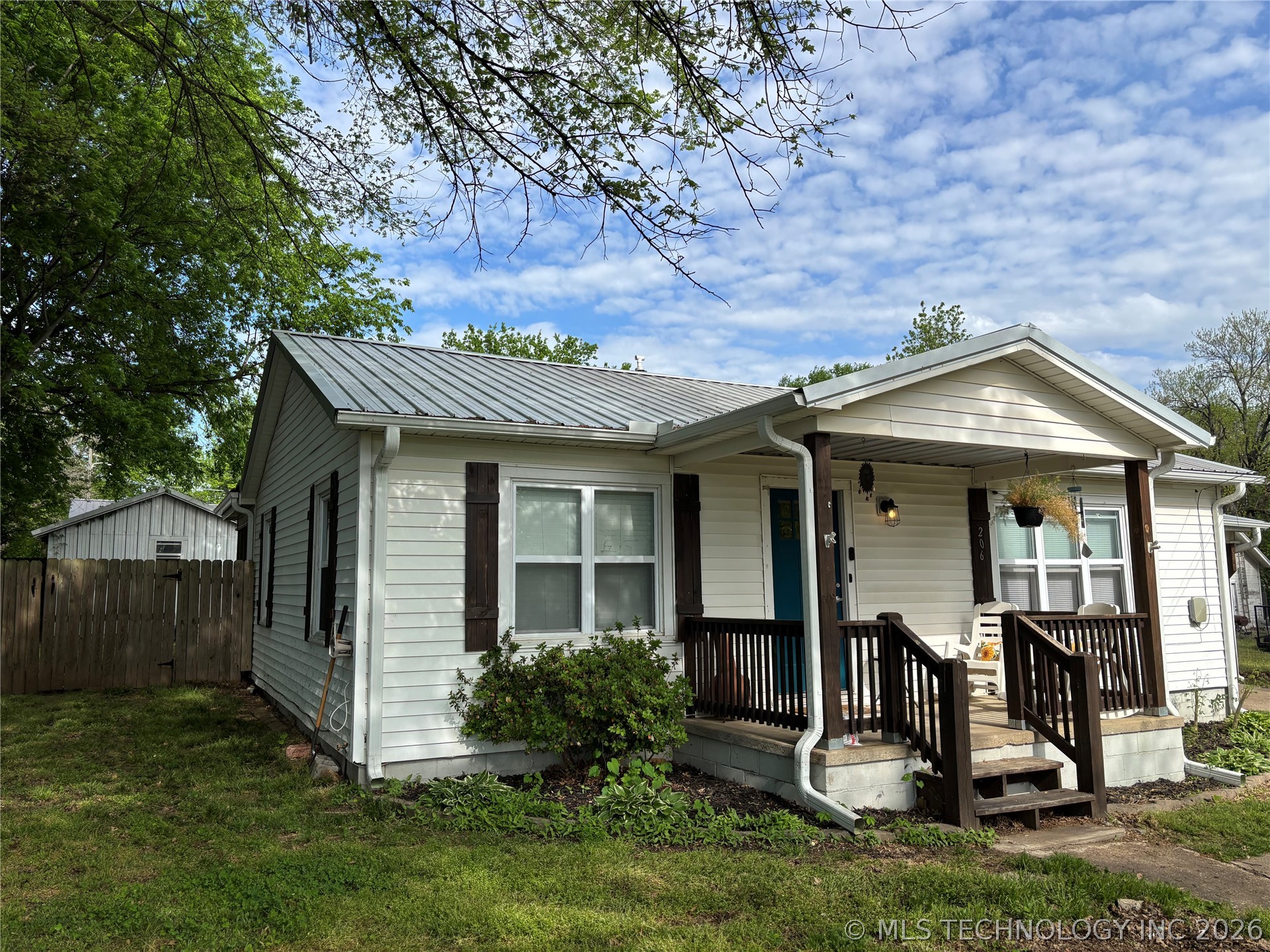 206 NW 1st Checotah OK 74426