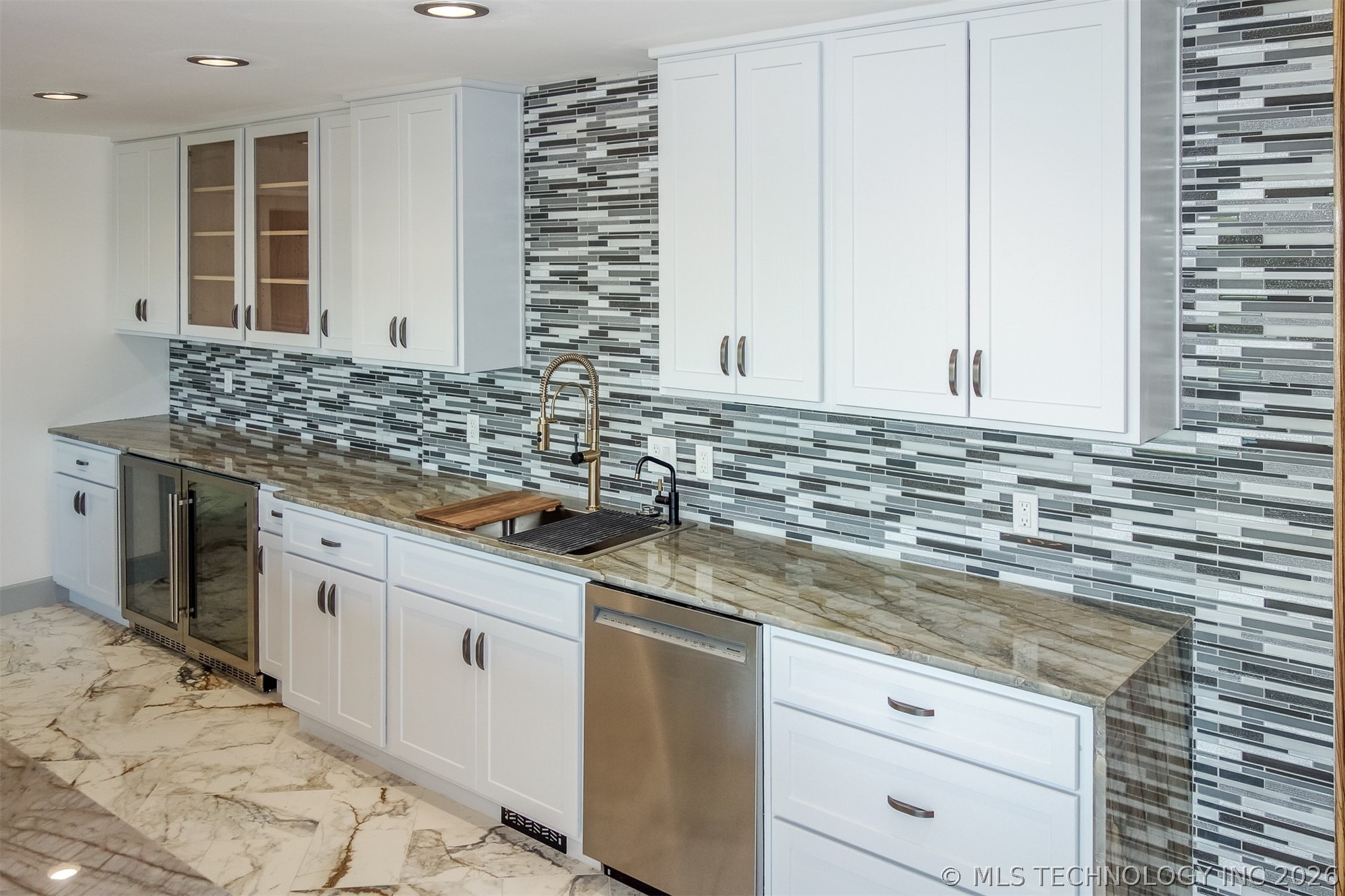 6642 E 60th Place Tulsa OK 74145