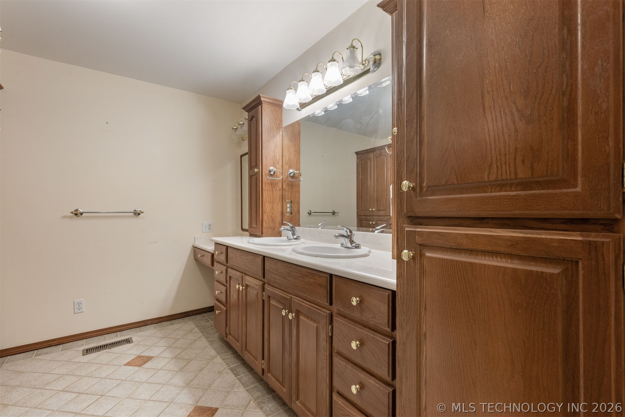 12811 E 133rd Street Broken Arrow OK 74011