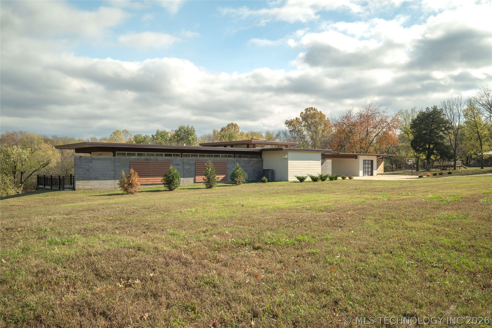 27400 S 614 Road Grove OK 74344