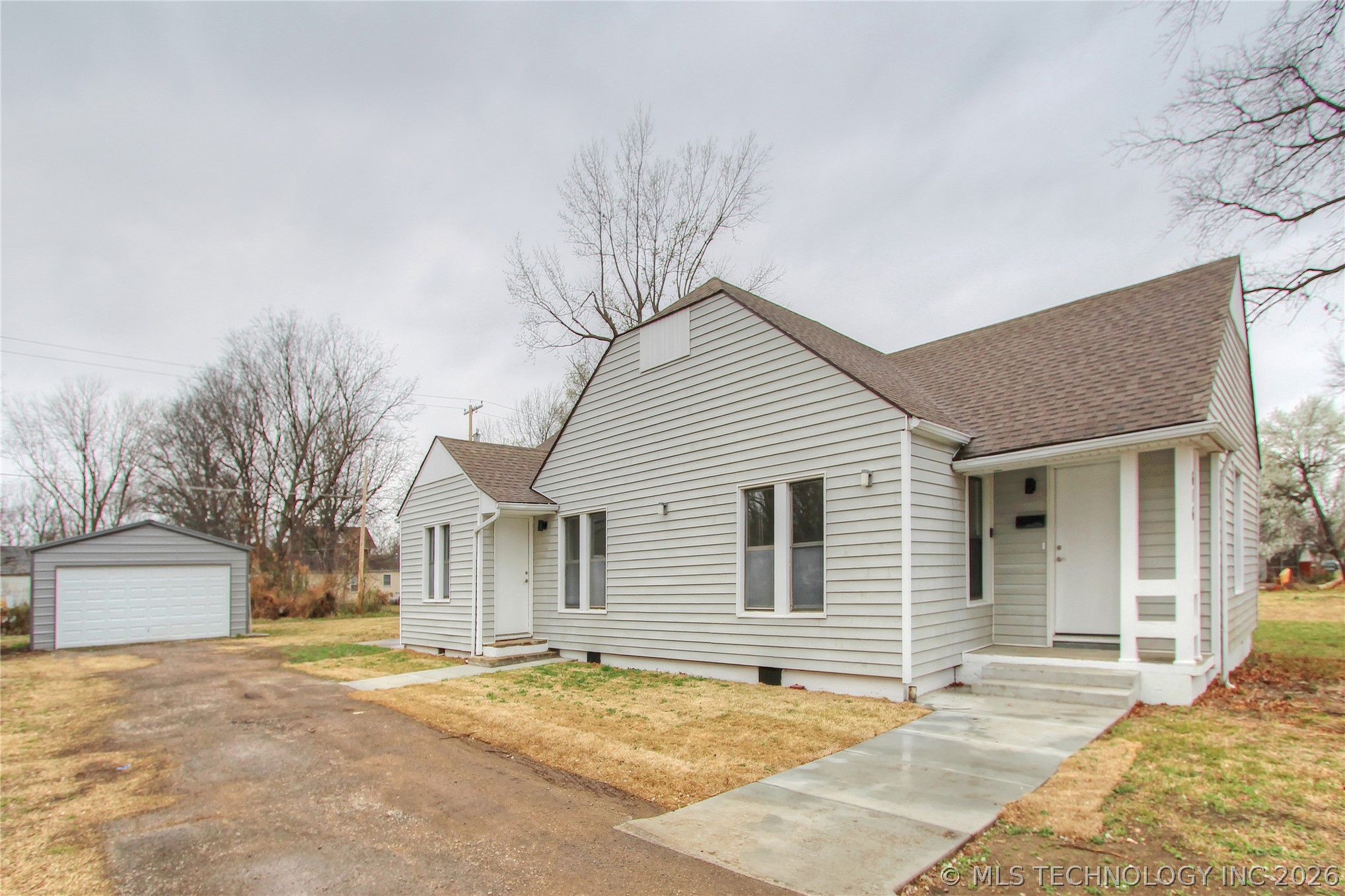 616 S Maple Street Nowata OK 74048
