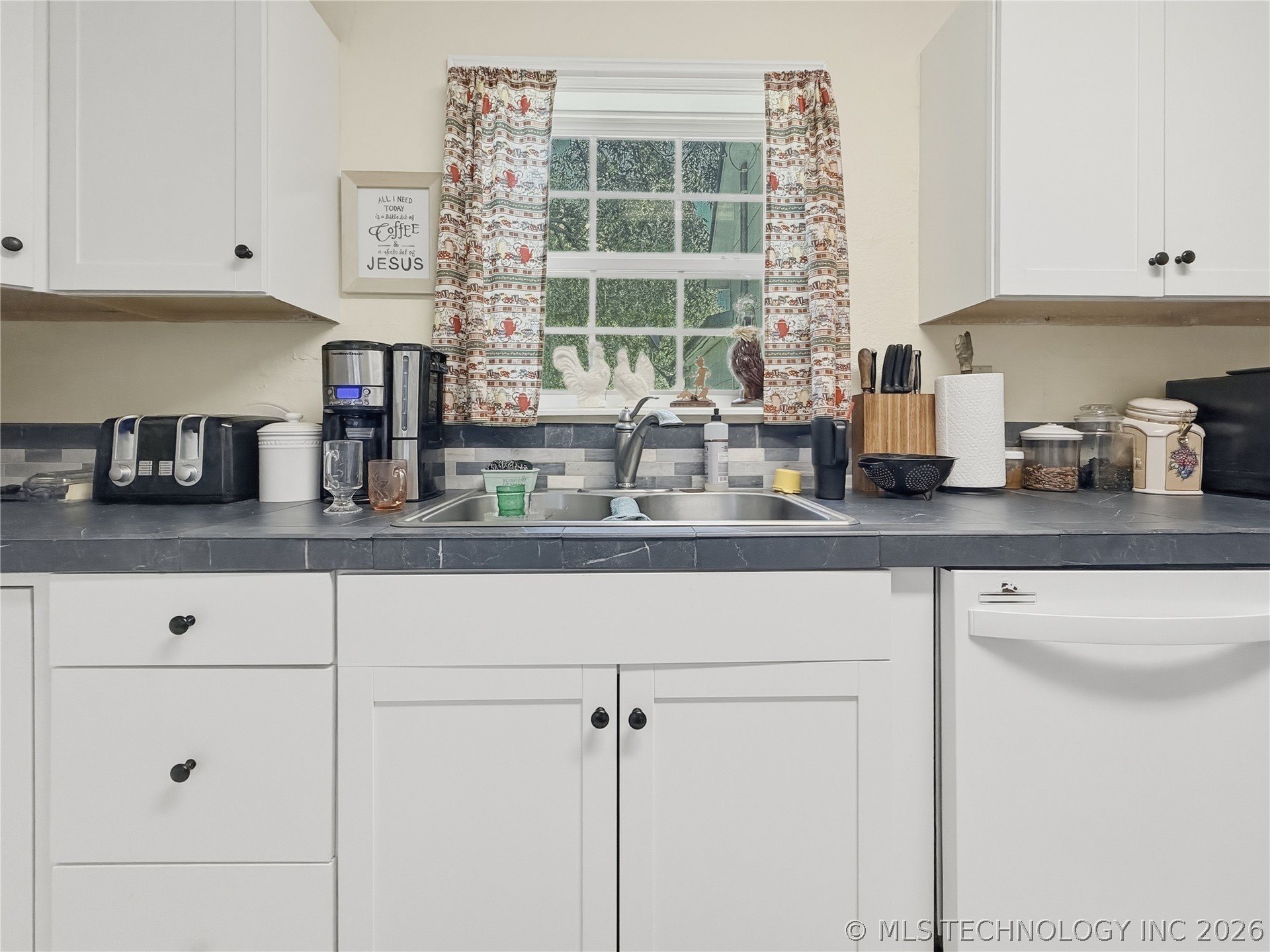 221 W Poplar Stilwell OK 74960