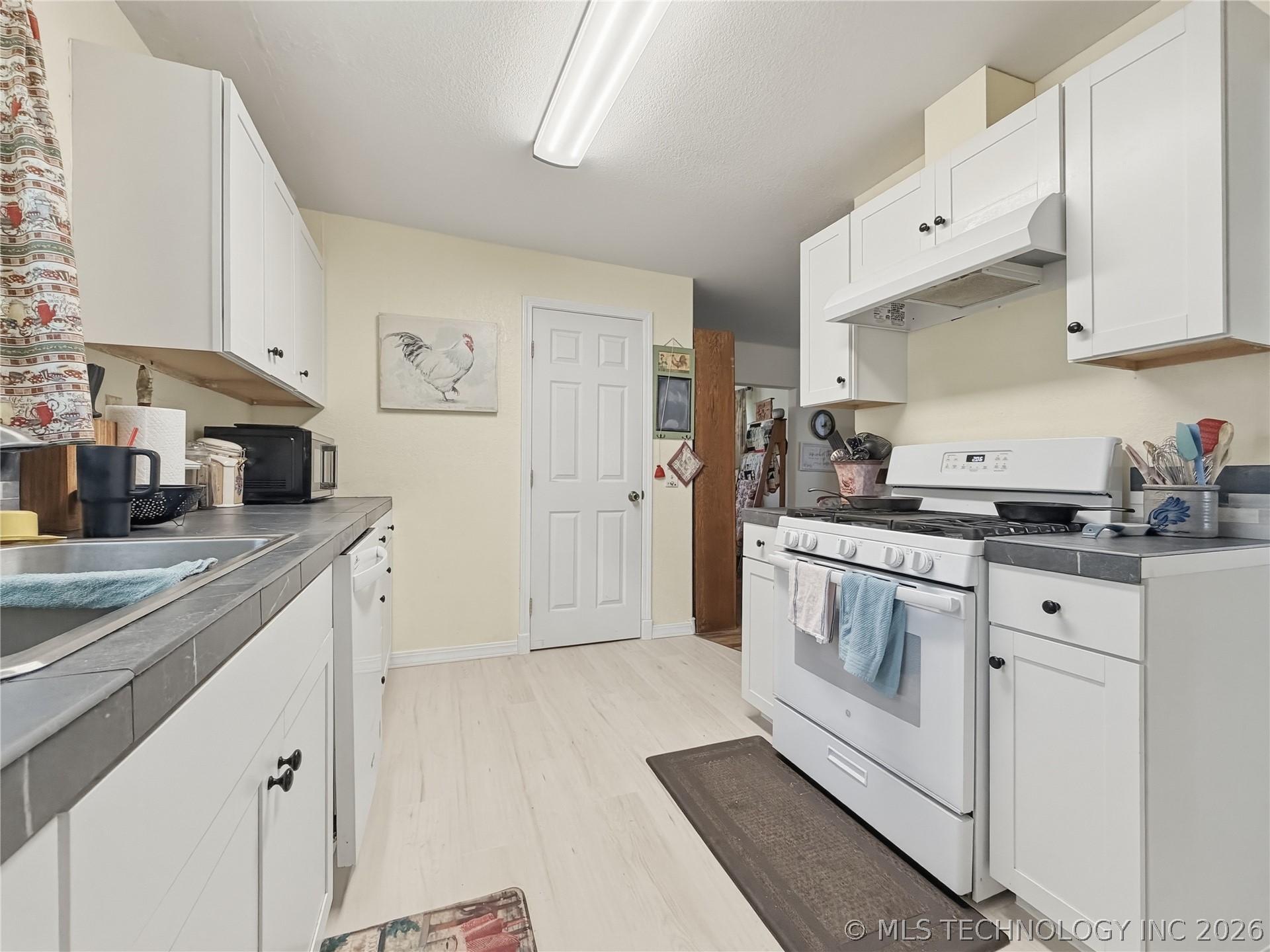 221 W Poplar Stilwell OK 74960