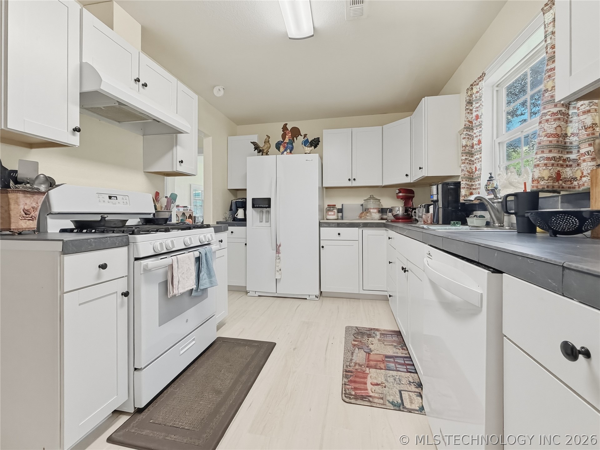 221 W Poplar Stilwell OK 74960