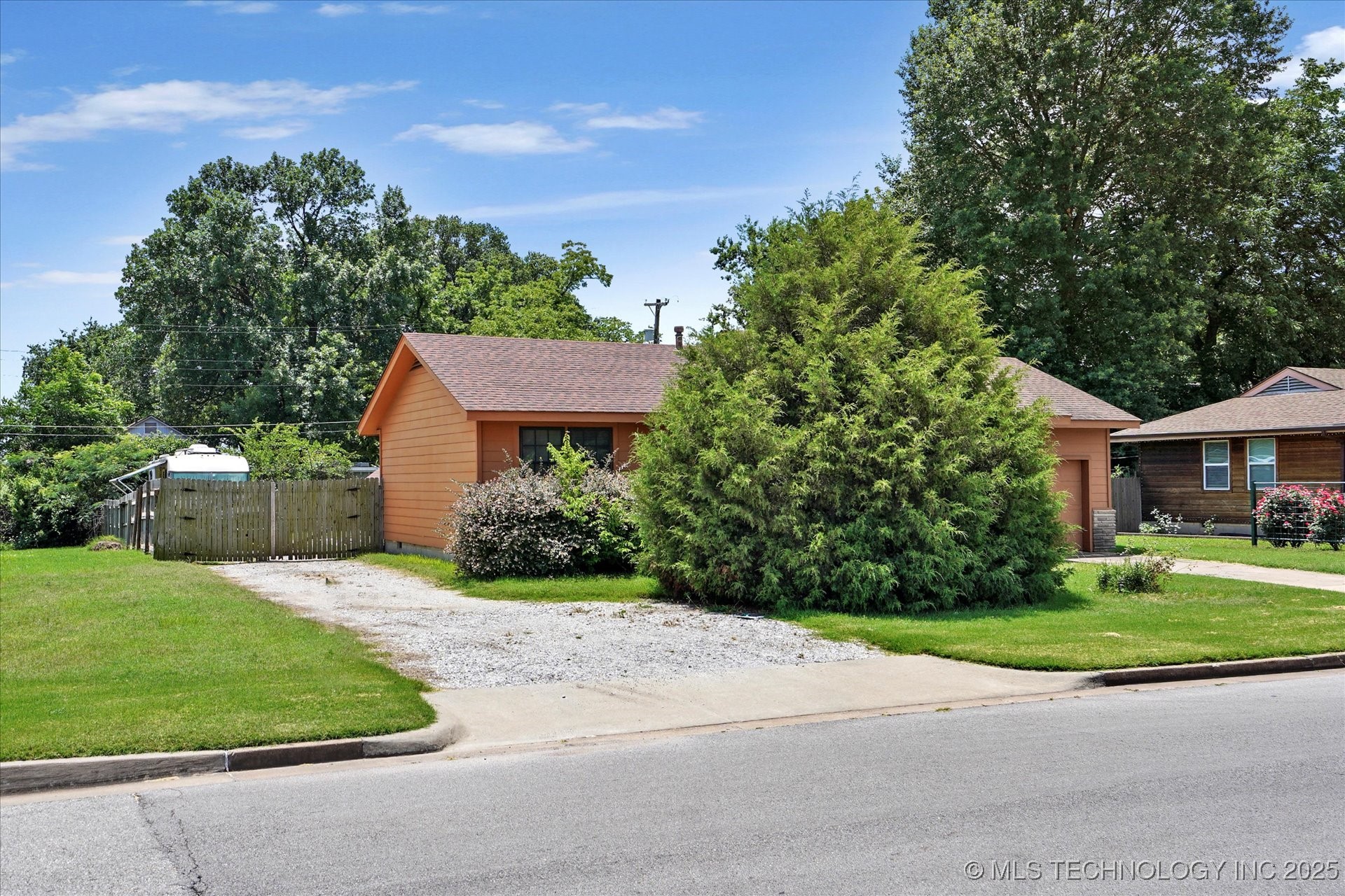 705 W Hartford Place Broken Arrow OK 74012