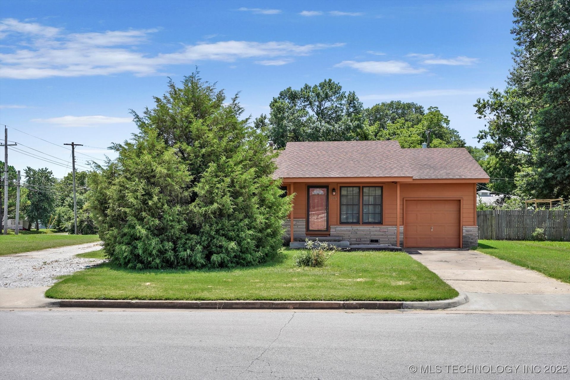 705 W Hartford Place Broken Arrow OK 74012