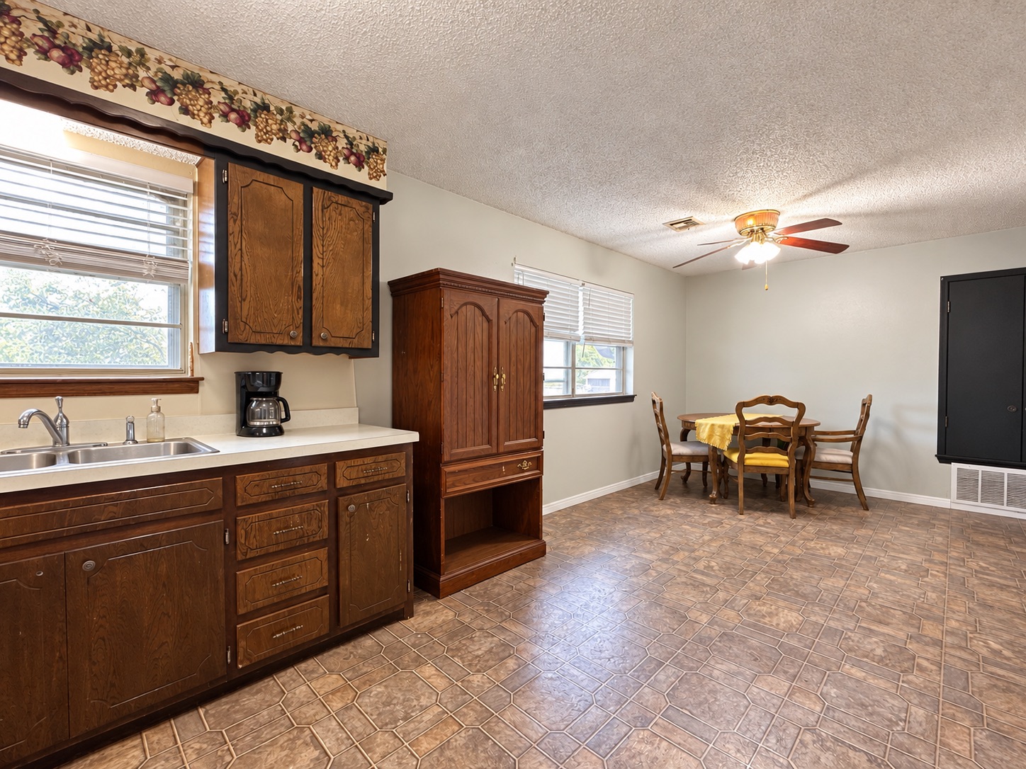 404 E Colonial Drive Konawa OK 74849