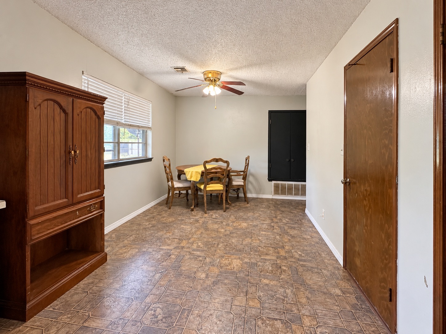 404 E Colonial Drive Konawa OK 74849