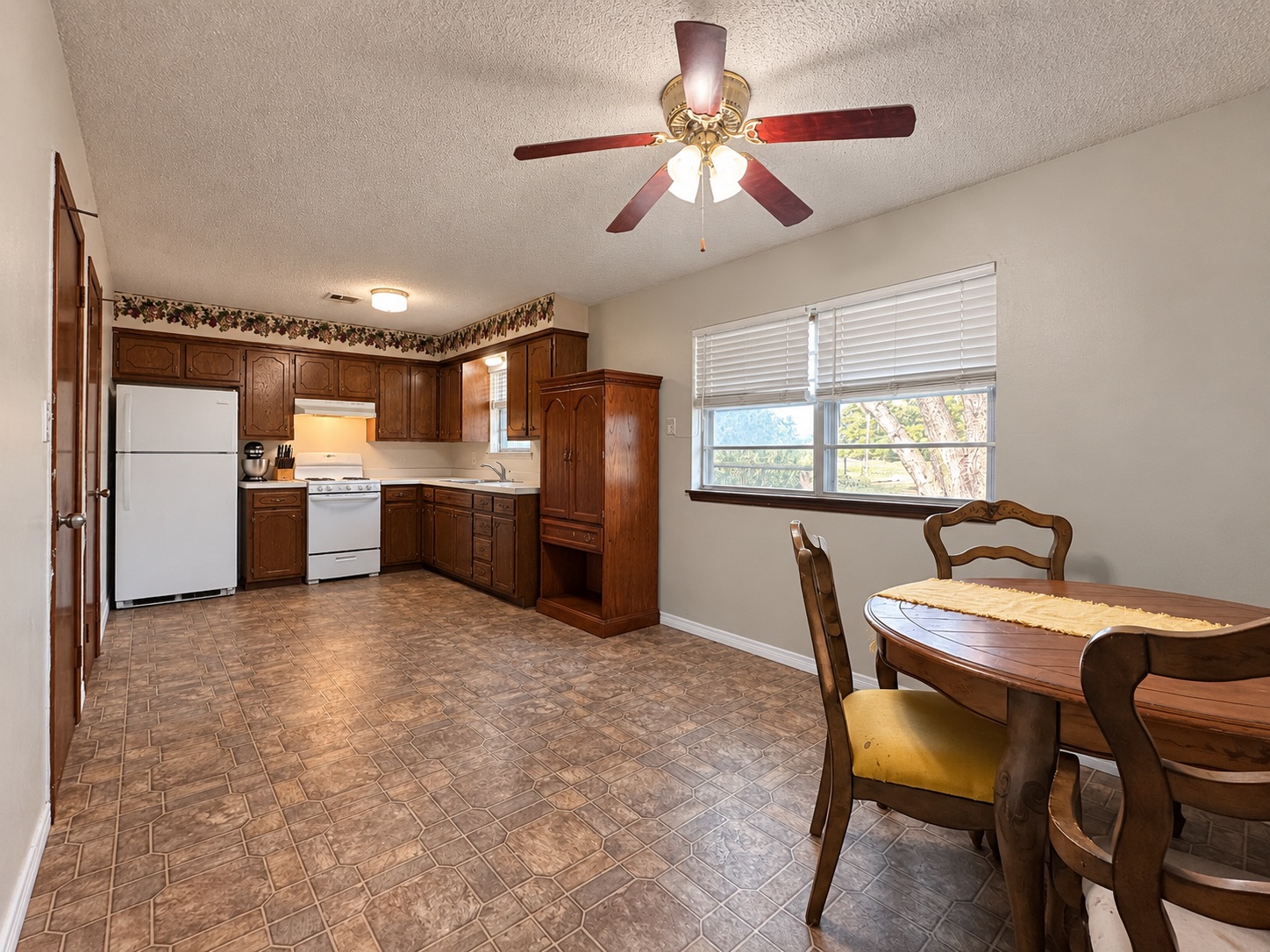 404 E Colonial Drive Konawa OK 74849