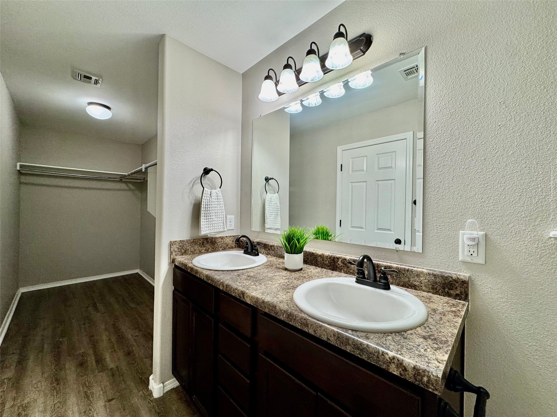 9215 S 253rd Eastavenue Broken Arrow OK 74014