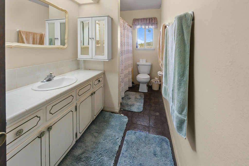2688 W 627 Chouteau OK 74337