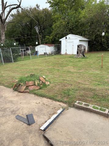 360 N B Street Yale OK 74085