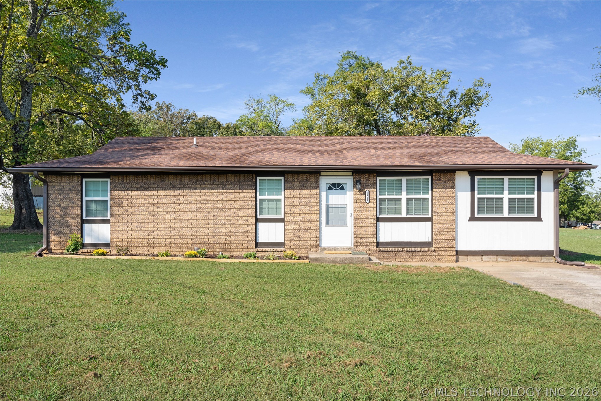 1911 N Maple Street Sallisaw OK 74955