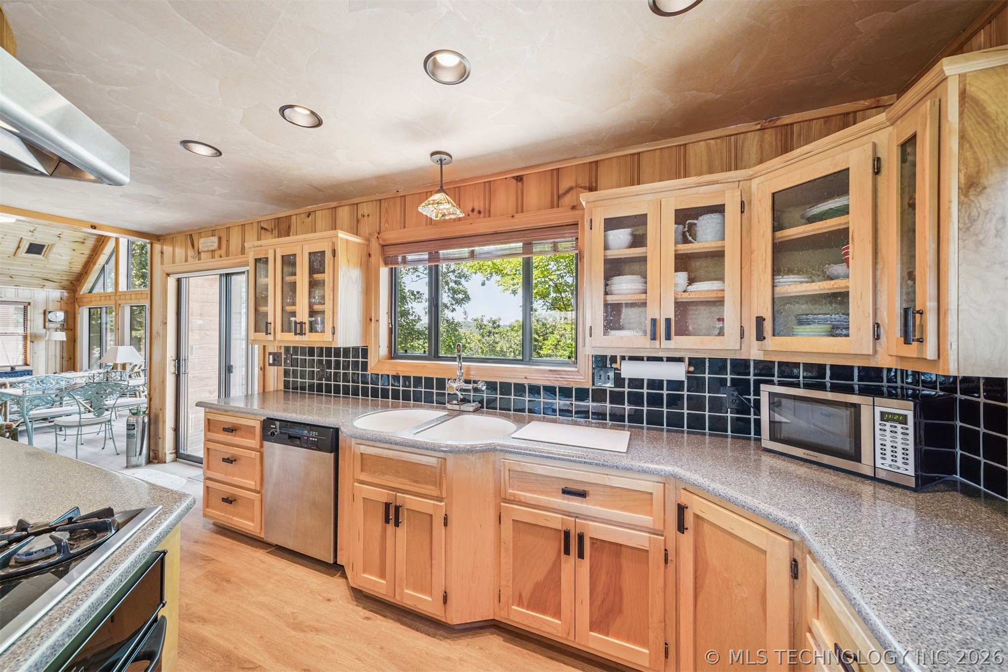 69125 E 252 Road Wyandotte OK 74370