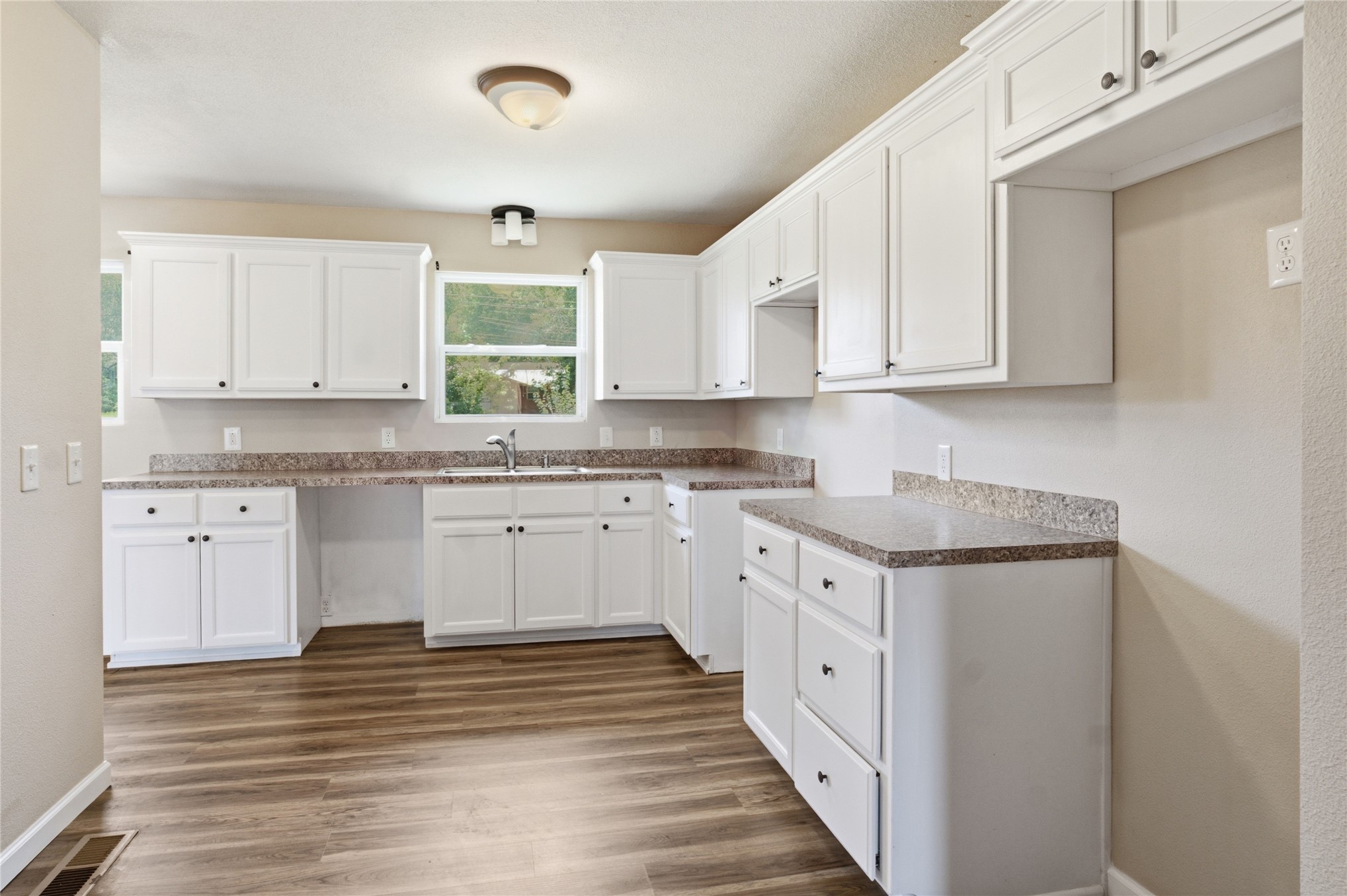 720 W Walnut Street Stilwell OK 74960